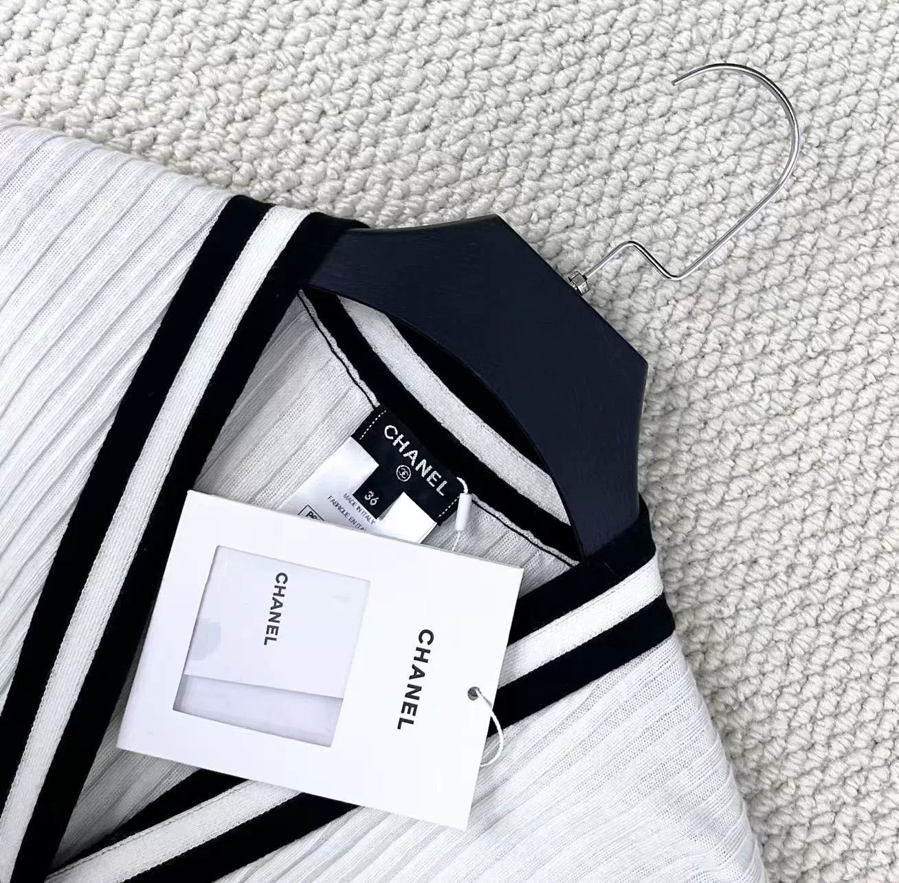 Chanel Chanel White Striped Knit Cardigan Dress Size XS / US 0-2 / IT 36-38 - 3 Thumbnail