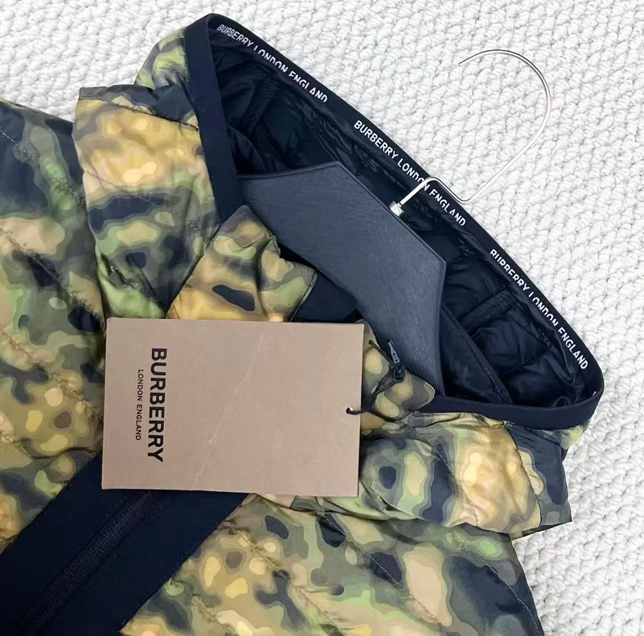 Burberry Burberry Camo Hooded Lightweight Down Jacket Size US M / EU 48-50 / 2 - 3 Thumbnail
