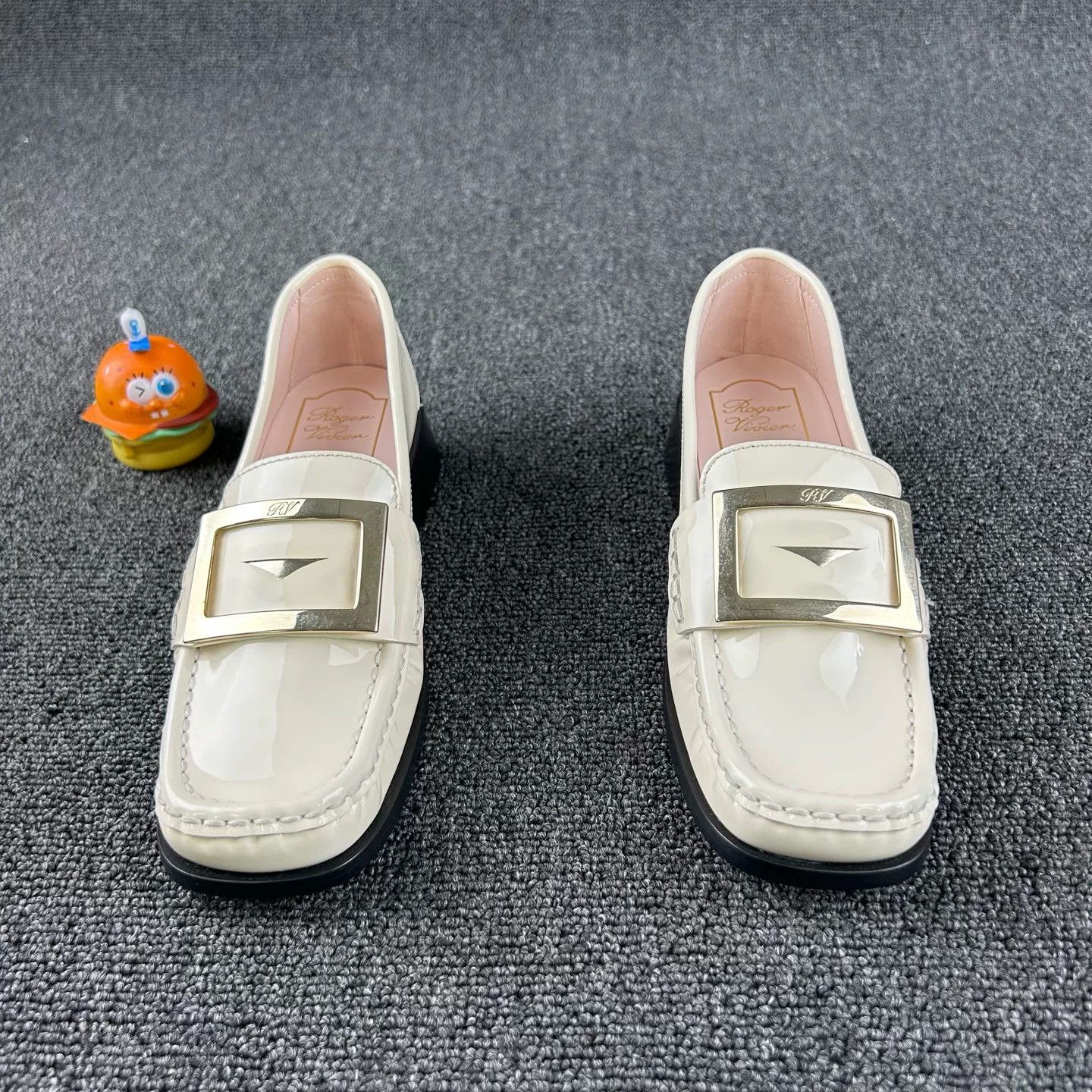 Roger Vivier Roger Vivier White Loafers Size US 5 / IT 35 - 2 Thumbnail