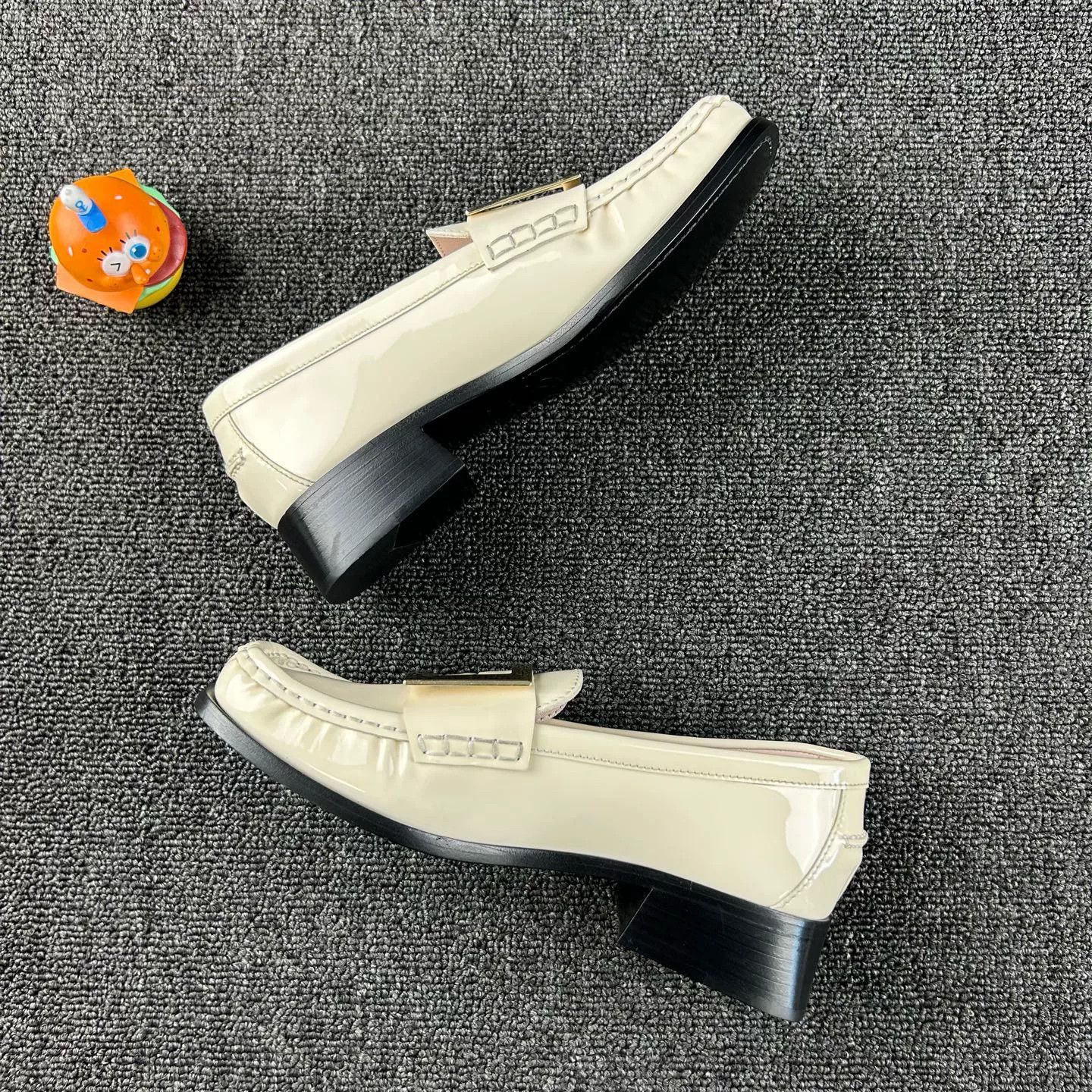 Roger Vivier Roger Vivier White Loafers Size US 5 / IT 35 - 3 Thumbnail
