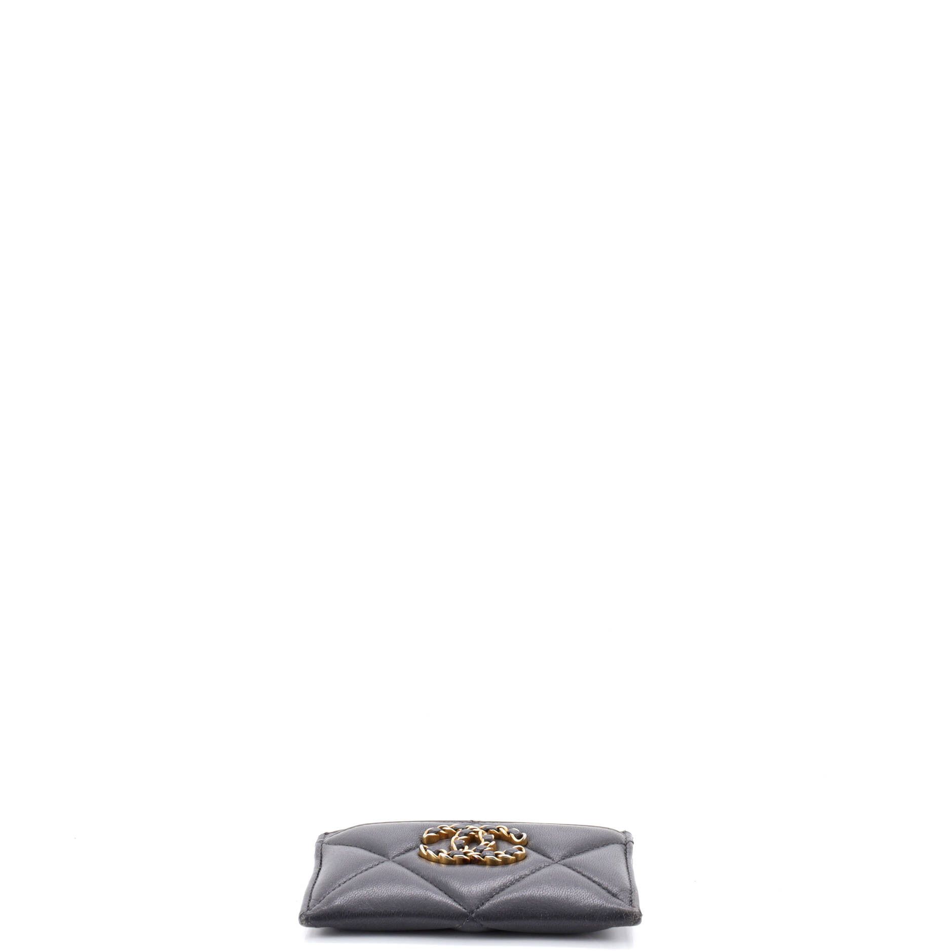 Chanel 19 card holder quilted leather Size ONE SIZE - 4 Thumbnail