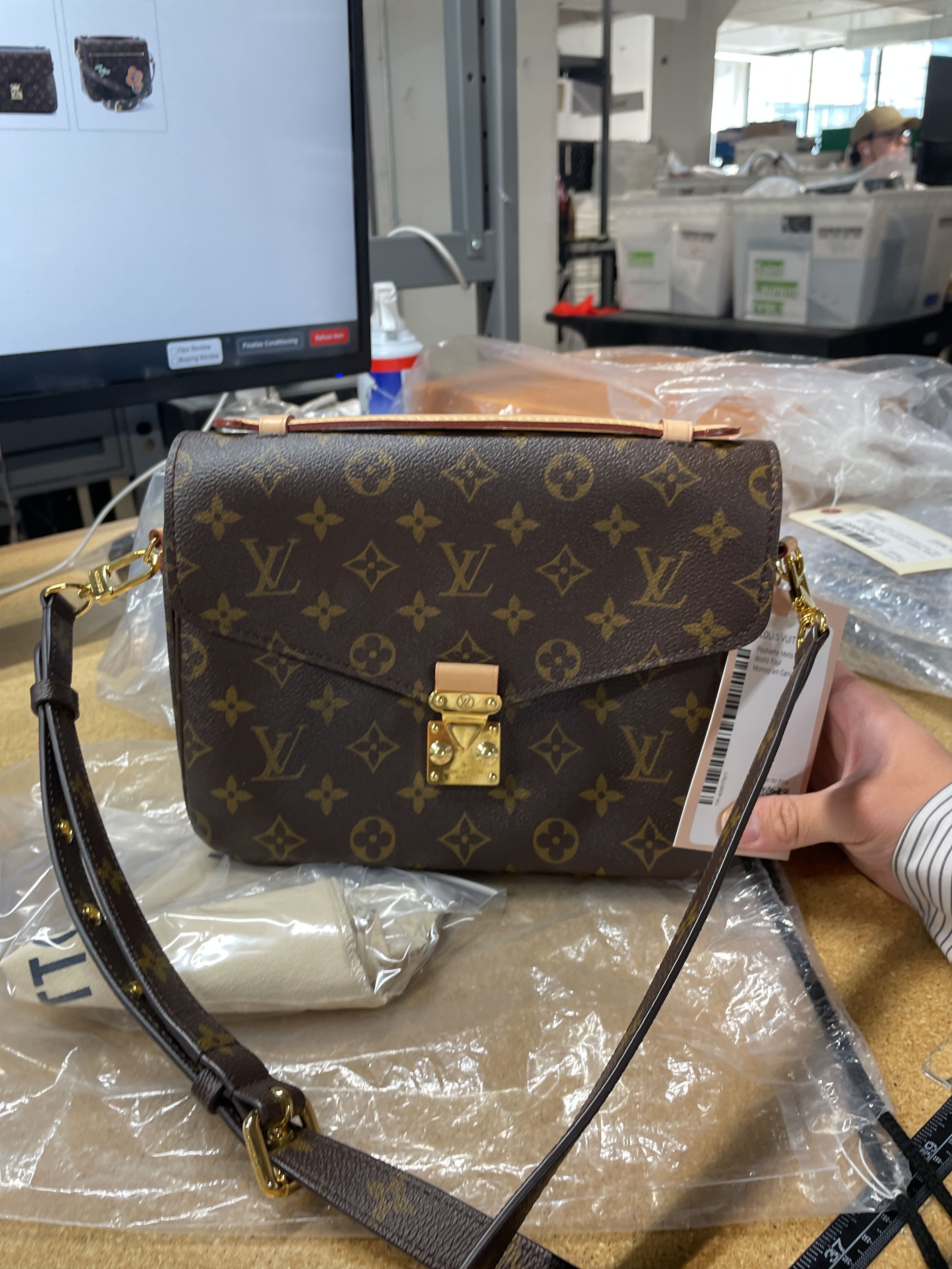 Louis Vuitton Pochette metis monogram canvas Size ONE SIZE - 6 Thumbnail