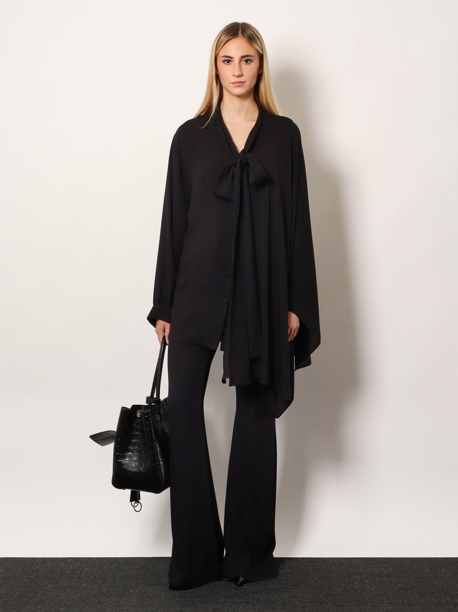 Balenciaga Viscose Trousers With Flared Bottom Size 25" / US 0 / IT 36 - 2 Thumbnail
