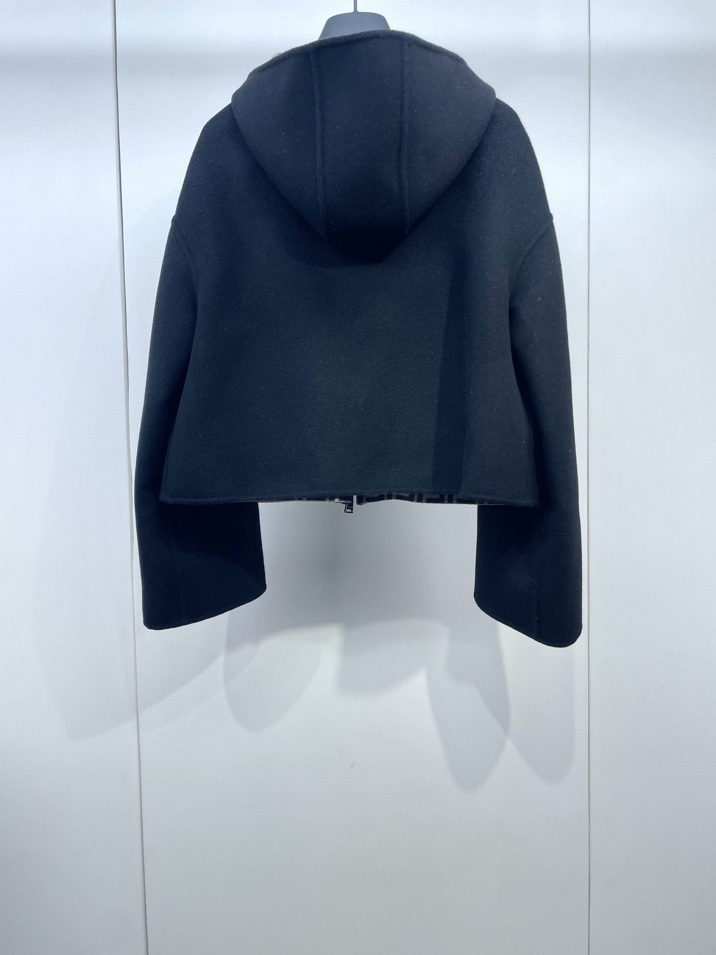 Fendi Fendi Reversible Logo Hooded Jacket Size S / US 4 / IT 40 - 2 Thumbnail