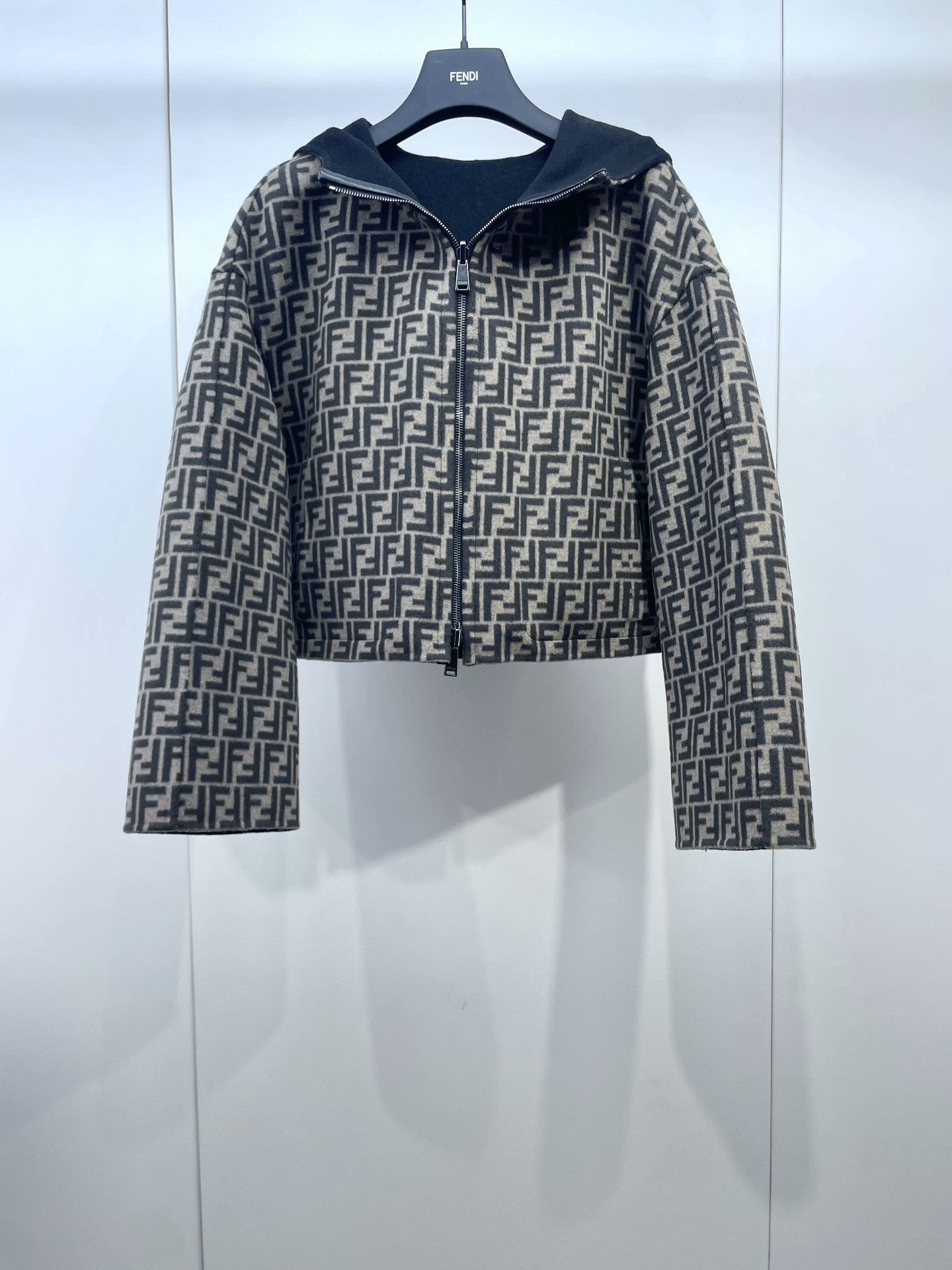 Fendi Fendi Reversible Logo Hooded Jacket Size S / US 4 / IT 40 - 3 Thumbnail