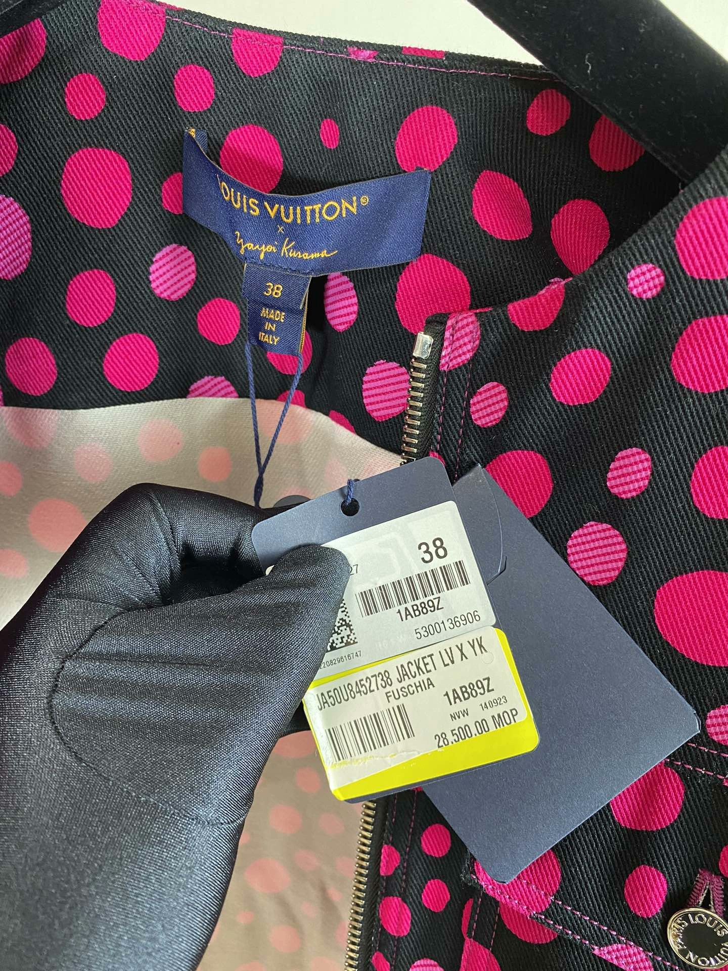 Louis Vuitton LV x Yayoi Kusama Polka Dot Denim Jacket Size S / US 4 / IT 40 - 6 Thumbnail