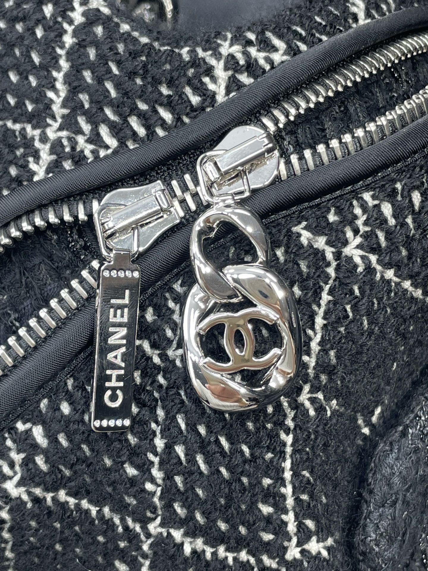 Chanel Chanel 25B Quilted Knit Jacket Size XS / US 0-2 / IT 36-38 - 4 Thumbnail