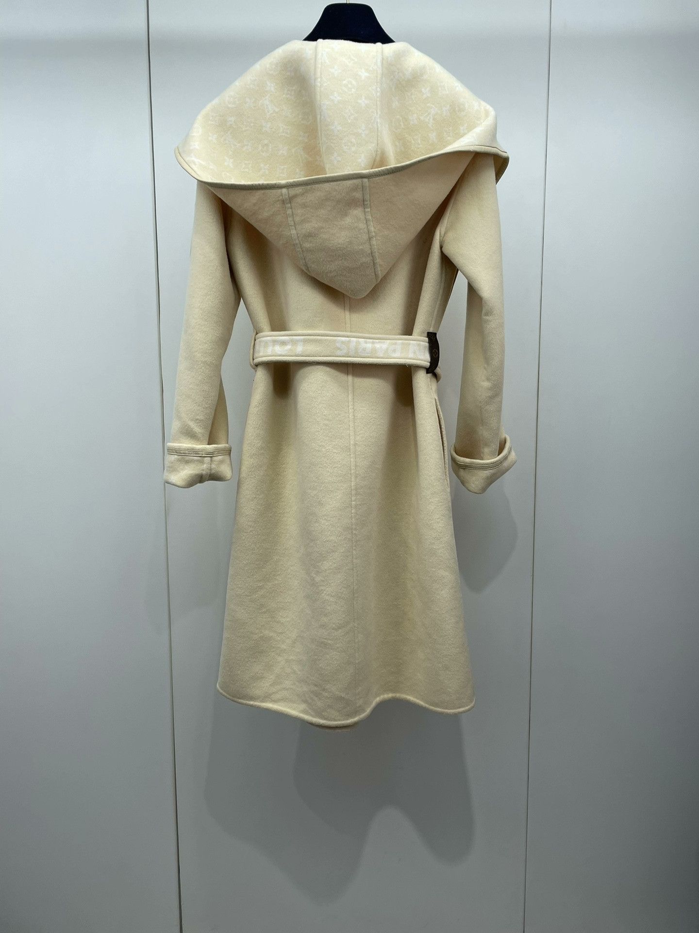 Louis Vuitton LV Monogram Robe Coat Size XXS / US 00 / IT 34 - 2 Thumbnail