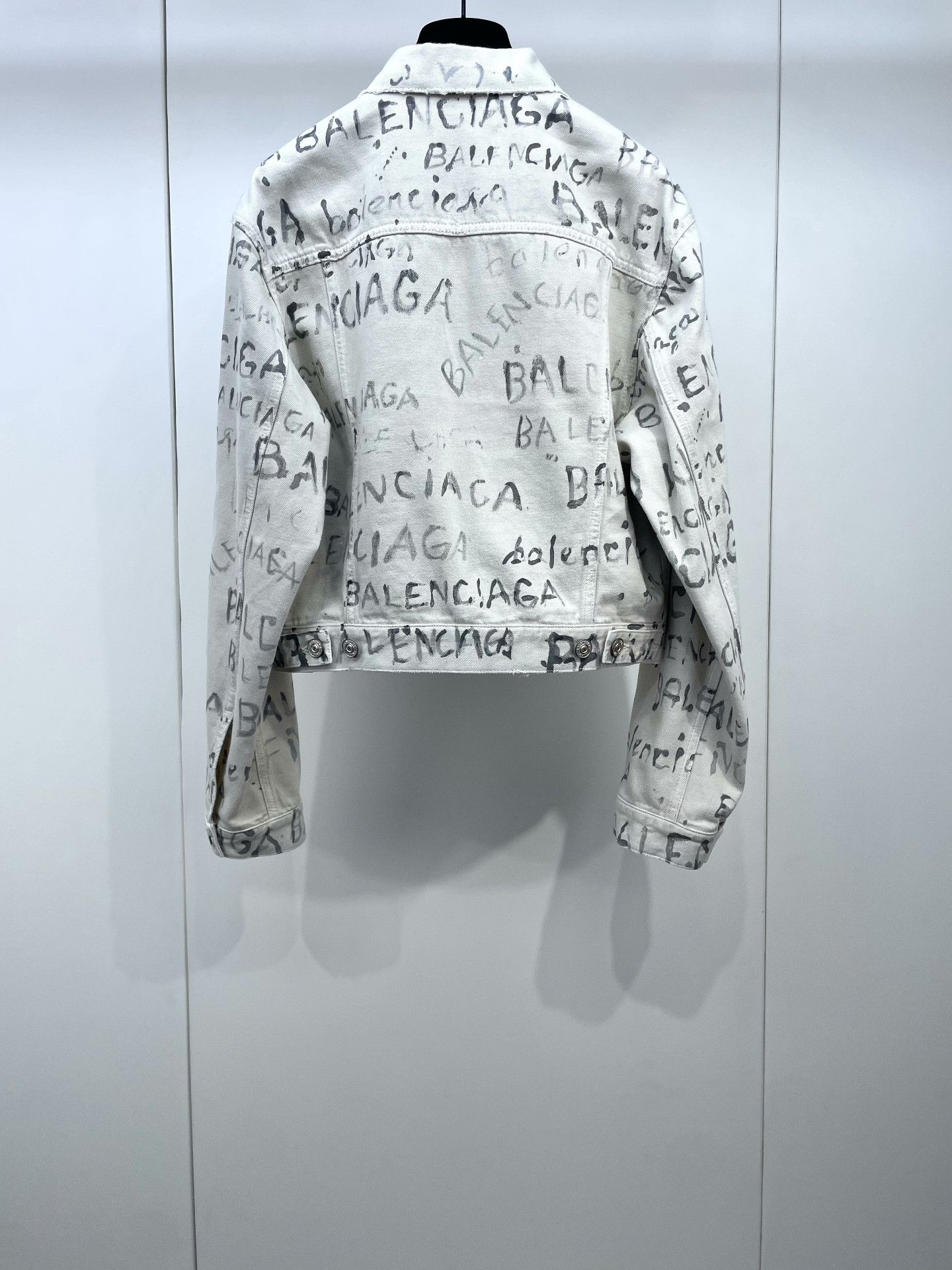 Balenciaga Balenciaga Distressed Graffiti Denim Jacket Size XS / US 0-2 / IT 36-38 - 2 Thumbnail