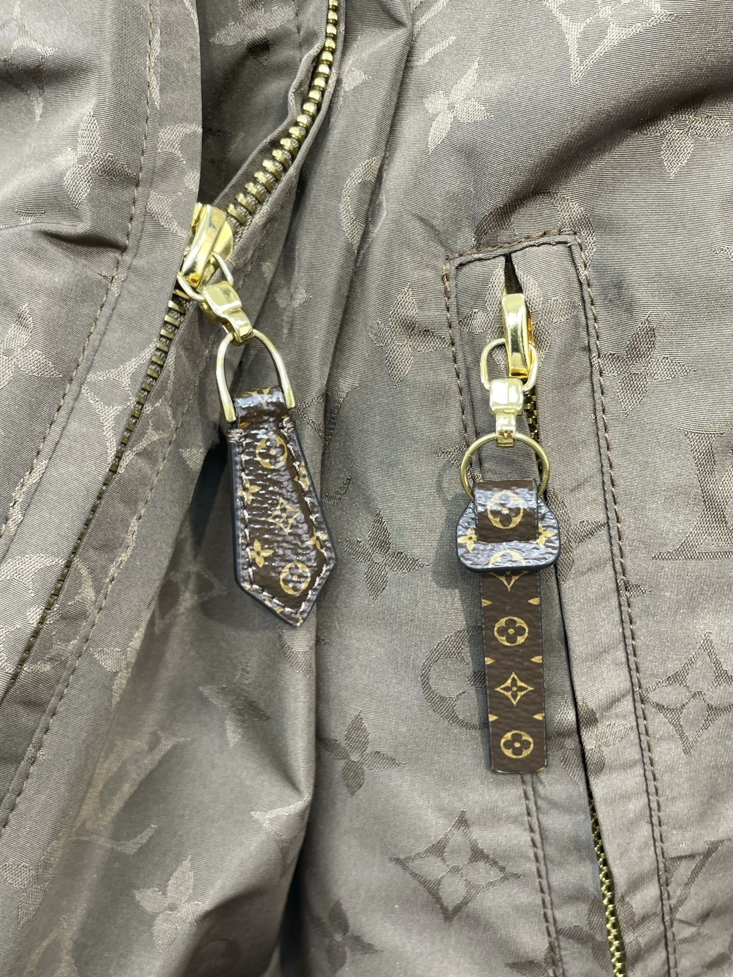 Louis Vuitton LV Classic Monogram Print Jacket Size XXS / US 00 / IT 34 - 4 Thumbnail