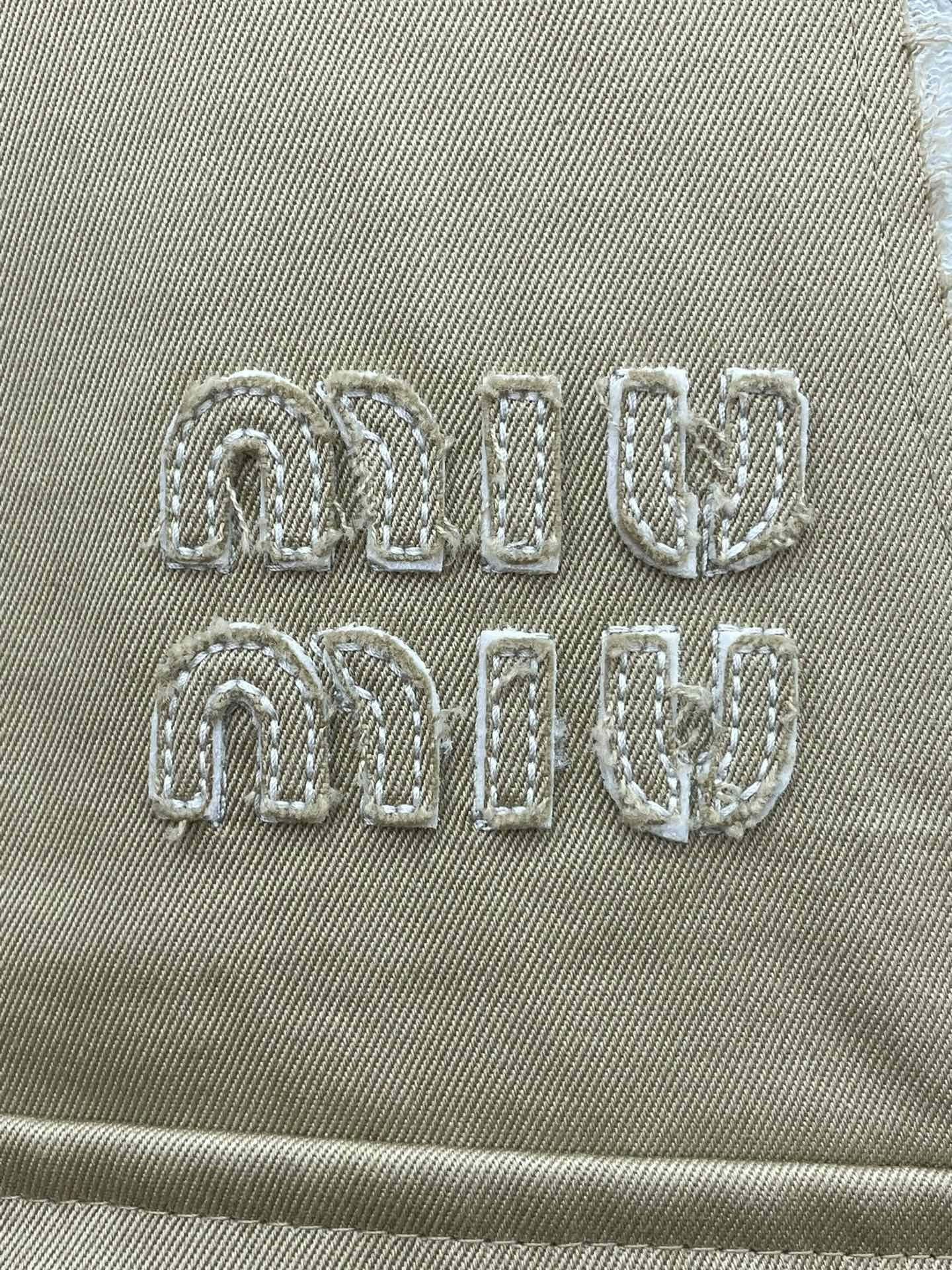 Miu Miu Miu Miu Utility Large Pocket Zip Vest Size S / US 4 / IT 40 - 3 Thumbnail