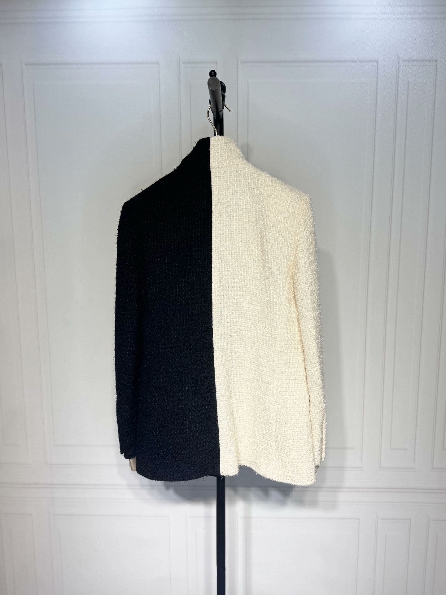 Chanel Chanel Black White Colorblock Coat Size S / US 4 / IT 40 - 2 Thumbnail