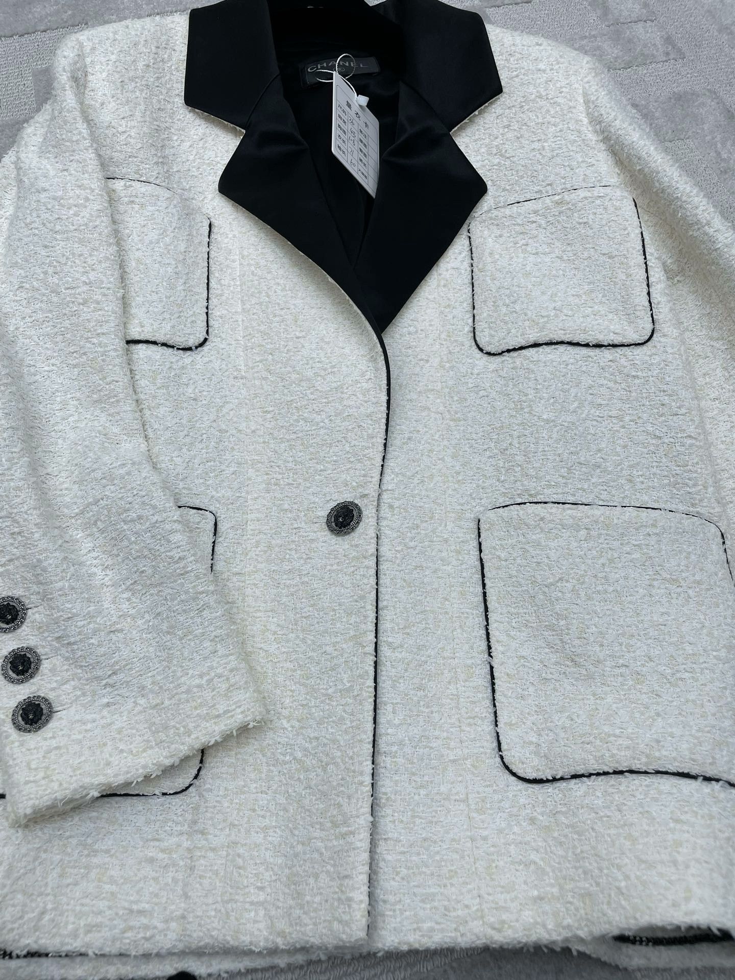 Chanel Chanel 2022 Spring Summer Lapel Blazer Size XS / US 0-2 / IT 36-38 - 4 Thumbnail