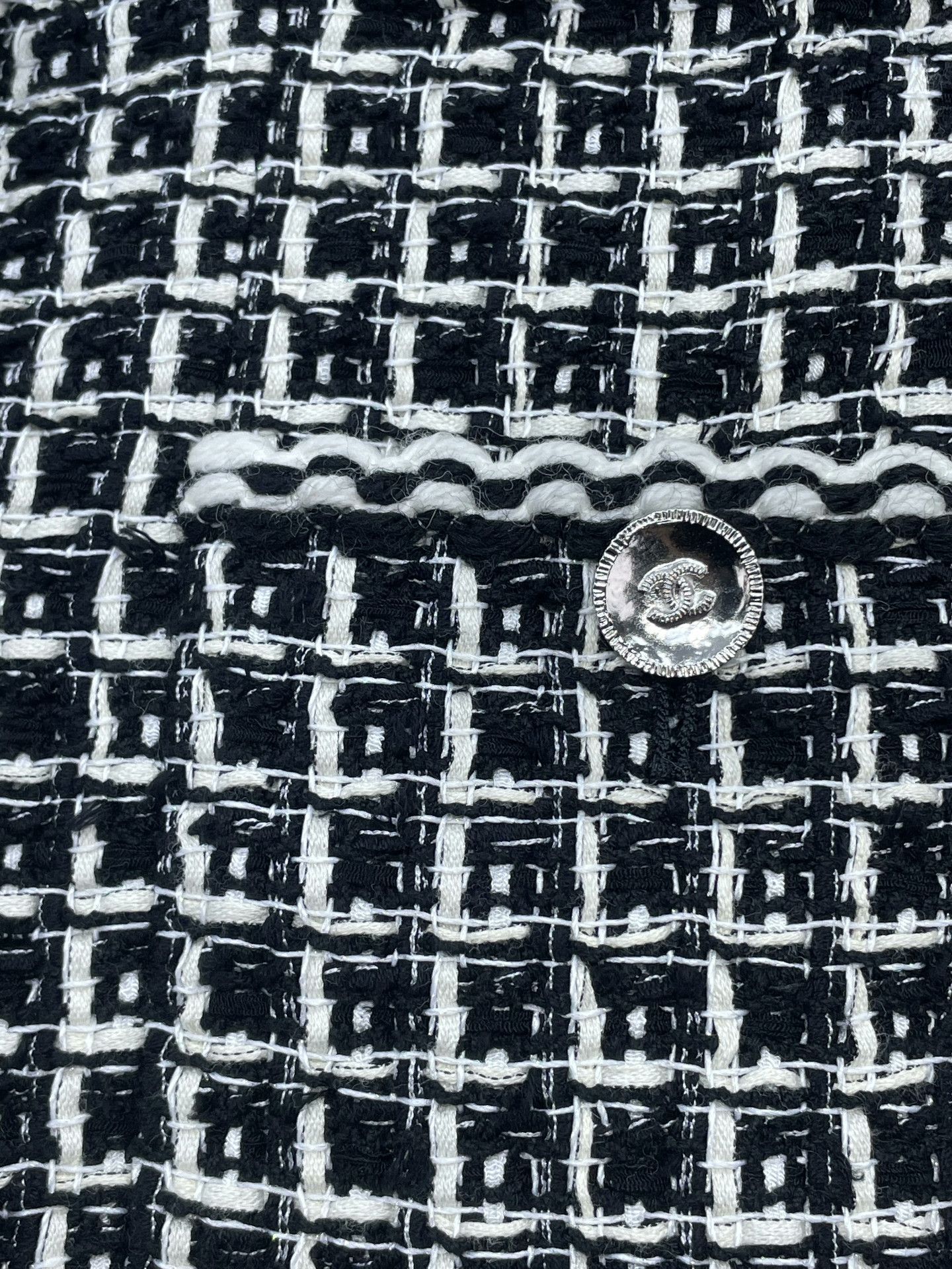 Chanel Chanel 25C Black White Tweed Jacket Size XS / US 0-2 / IT 36-38 - 3 Thumbnail