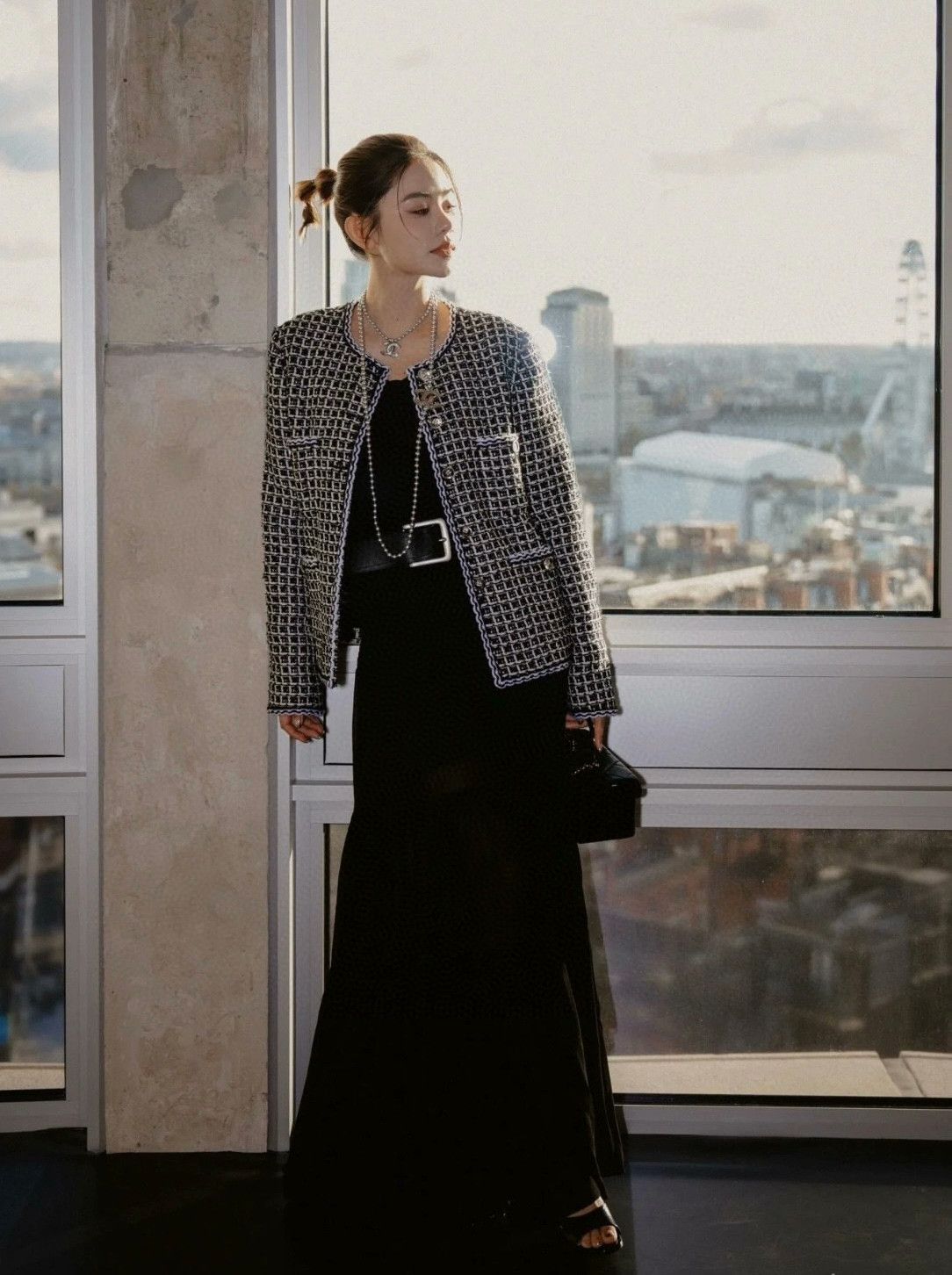 Chanel Chanel 25C Black White Tweed Jacket Size XS / US 0-2 / IT 36-38 - 9 Thumbnail