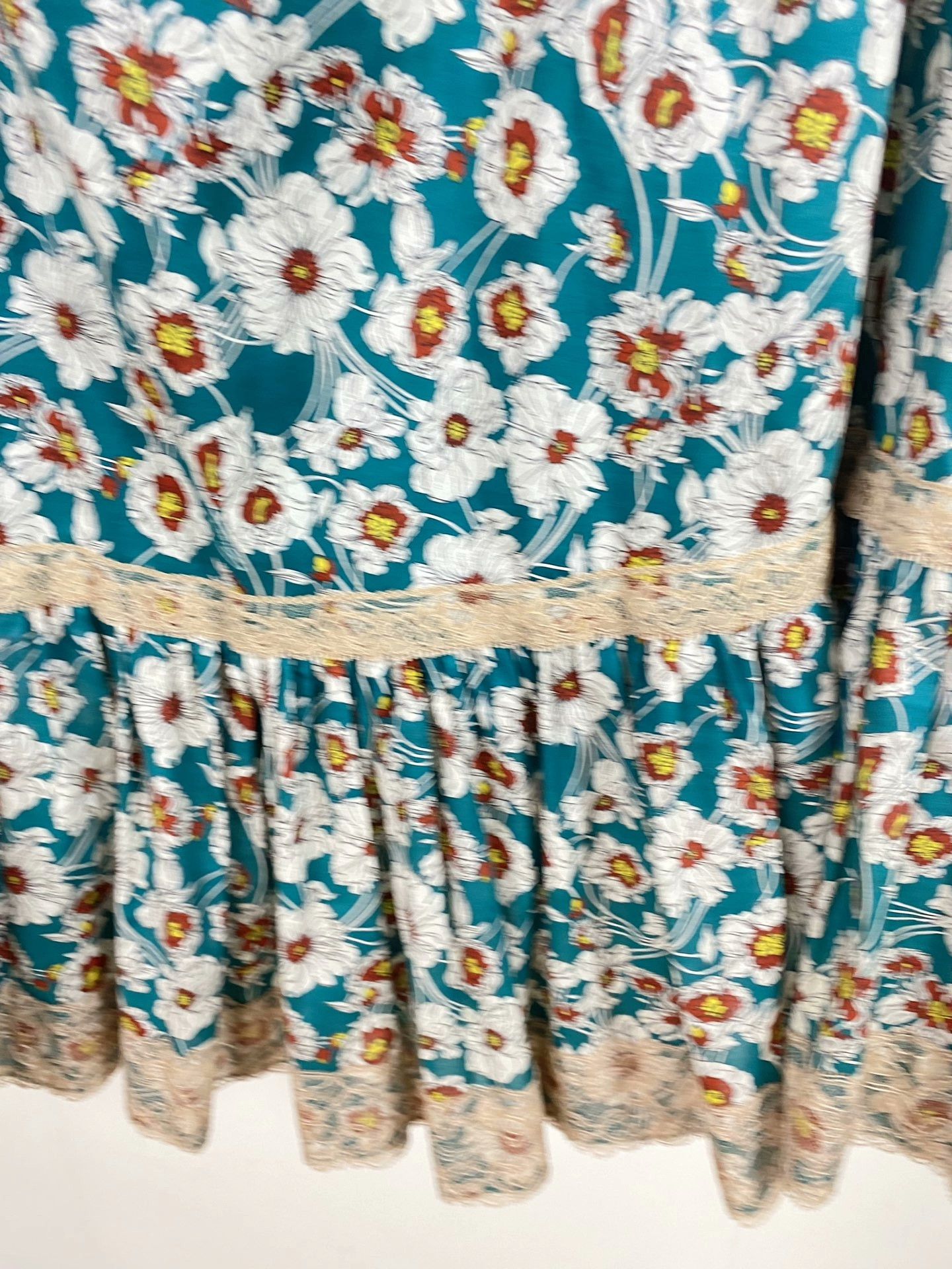 Gucci Gucci Floral Lace Skirt Size 40" / US 18 - 4 Thumbnail