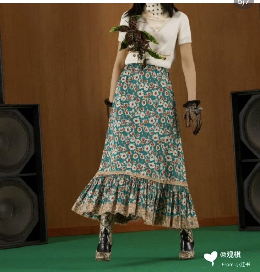 Gucci Gucci Floral Lace Skirt Size 40" / US 18 - 8 Thumbnail
