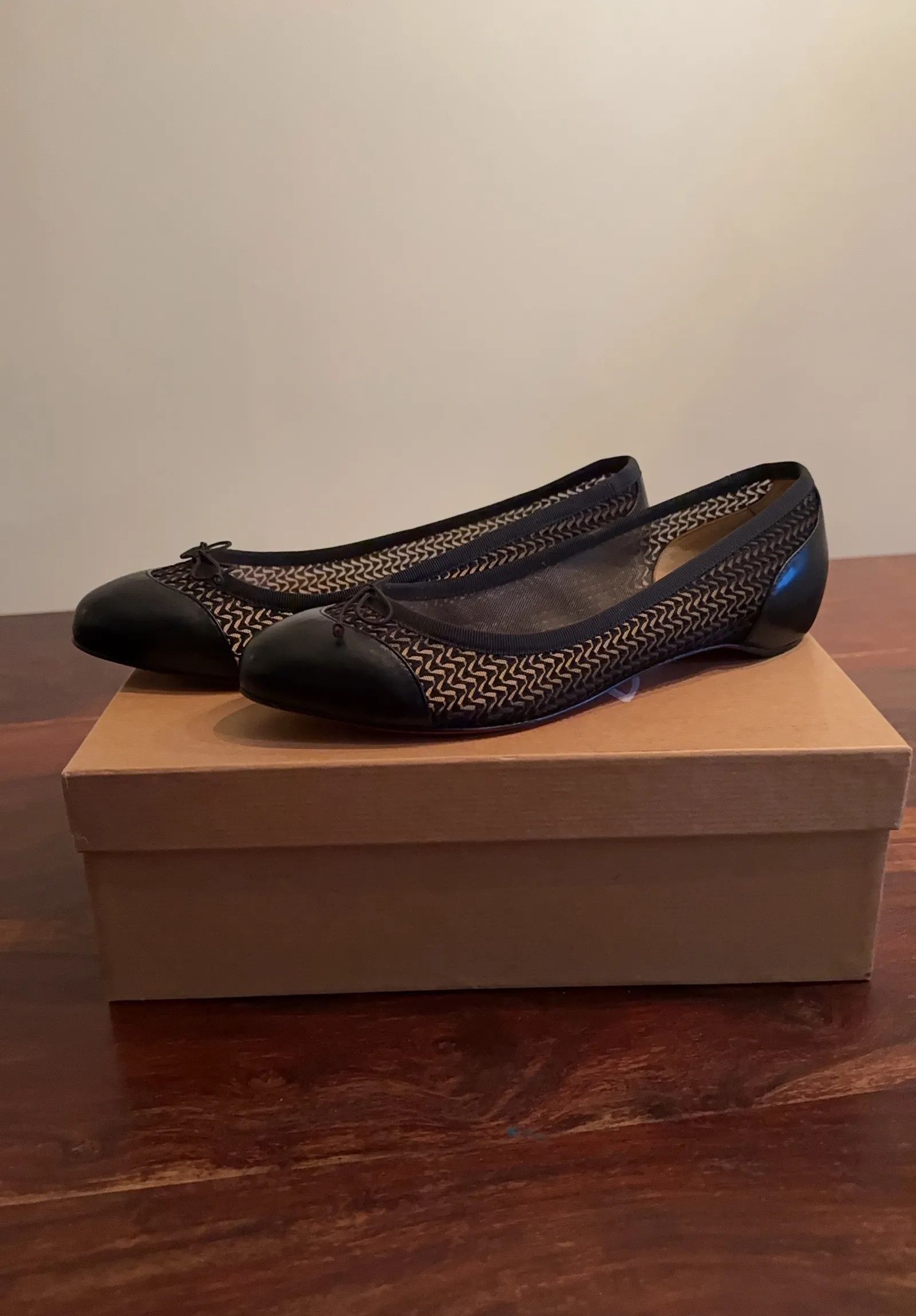 Christian Louboutin Christian Louboutin Ballet Flats Size US 7 / IT 37 - 2 Thumbnail