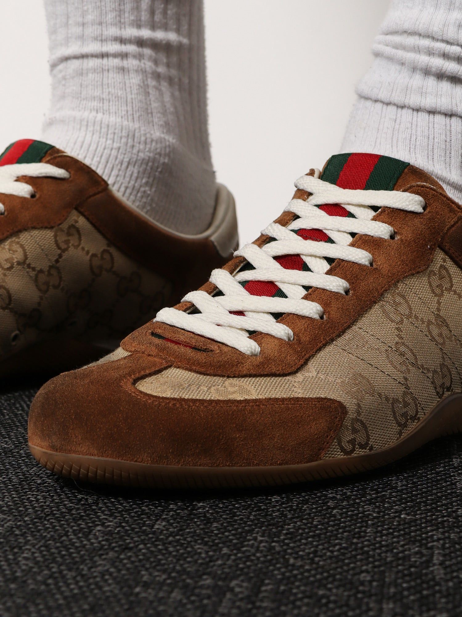 Gucci Gucci Shift Suede Sneakers With Gg Supreme Fabric Inserts Size US 11 / EU 44 - 5 Thumbnail