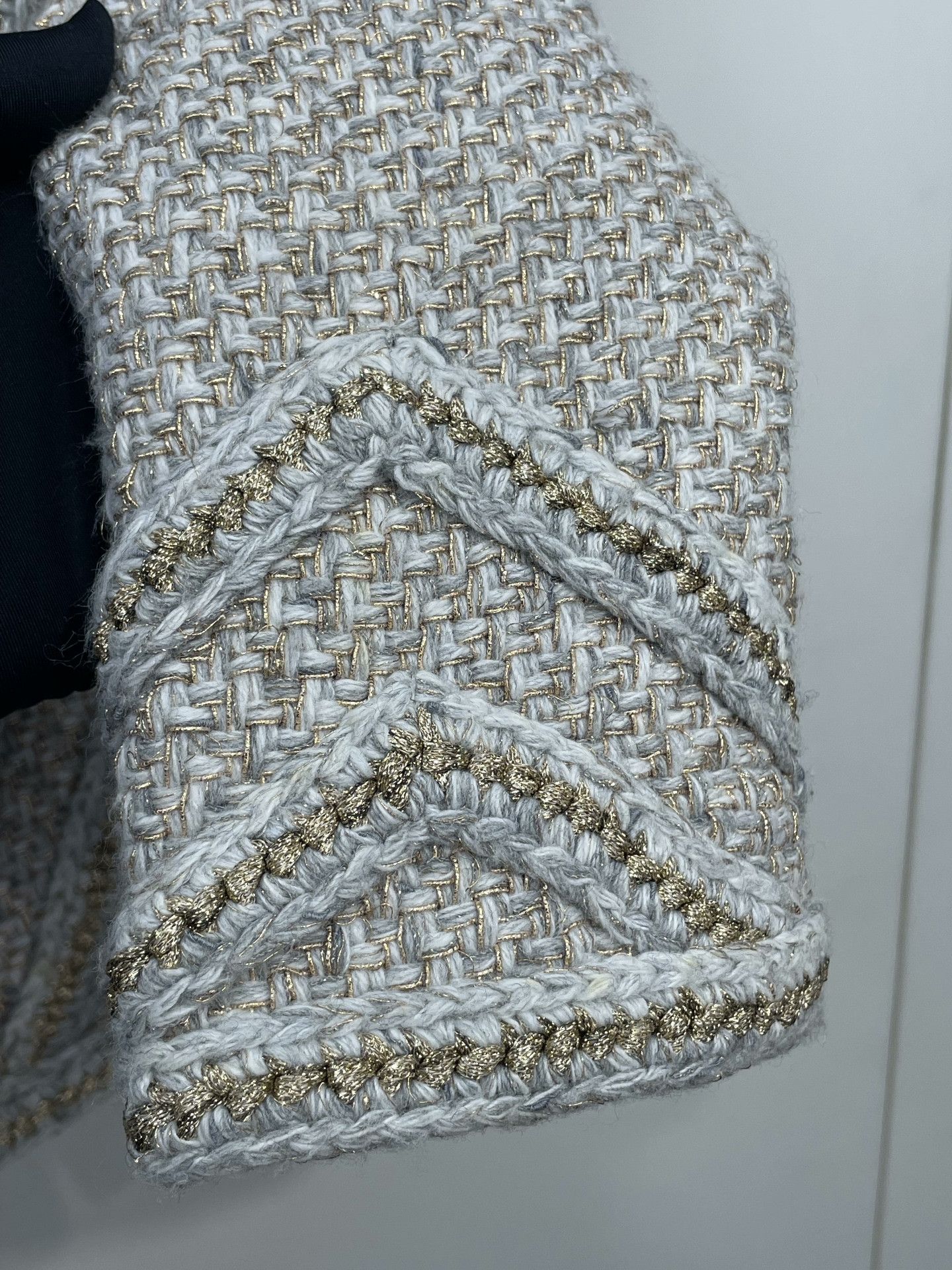 Chanel Chanel Woven Gold Thread Coat Size XXS / US 00 / IT 34 - 3 Thumbnail