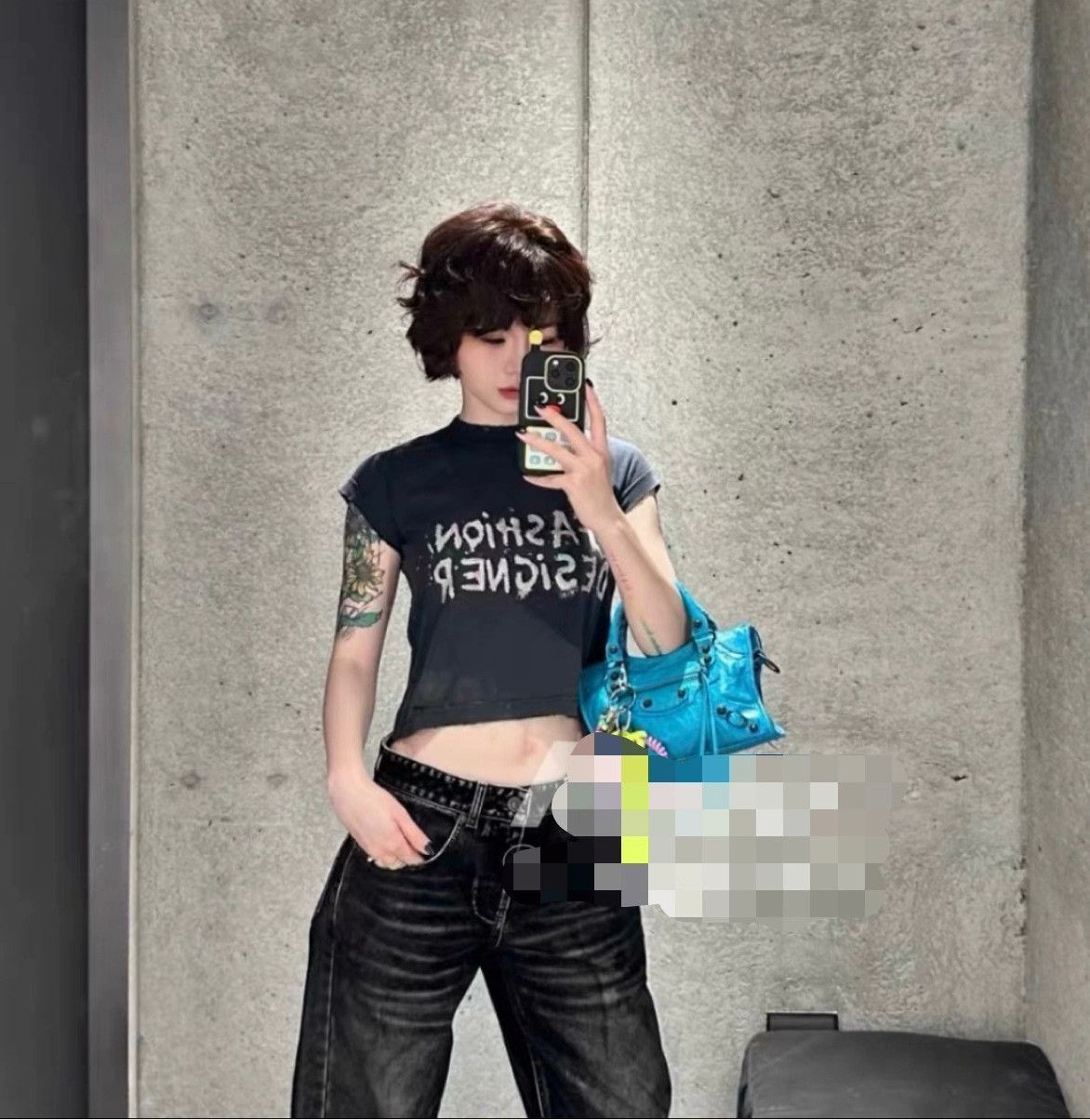 Balenciaga Balenciaga 2025 Glitter Letter Distressed Short Sleeve Size M / US 6-8 / IT 42-44 - 9 Thumbnail