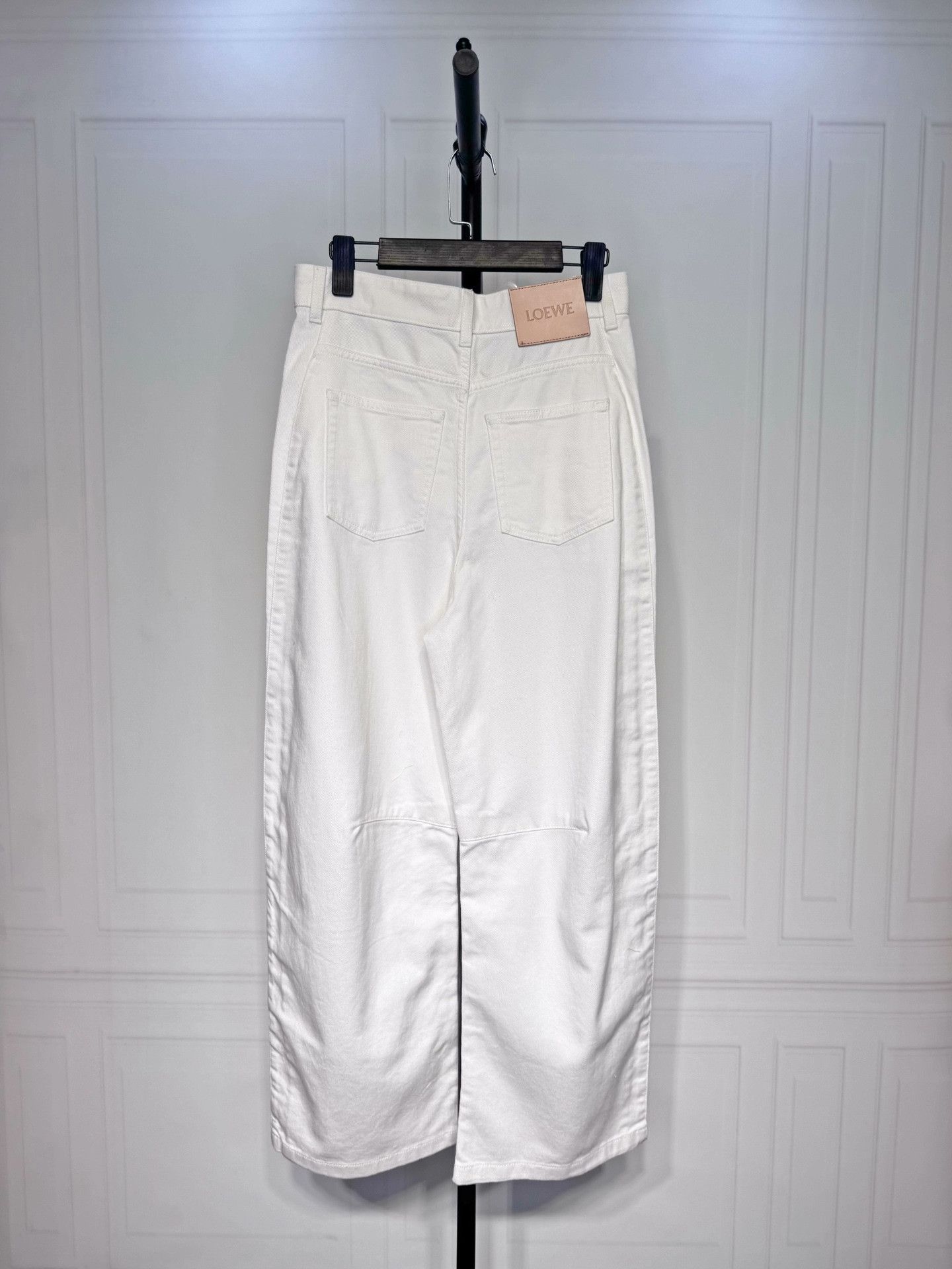 Loewe Loewe New White Jeans Size 34" / US 12 / IT 48 - 2 Thumbnail