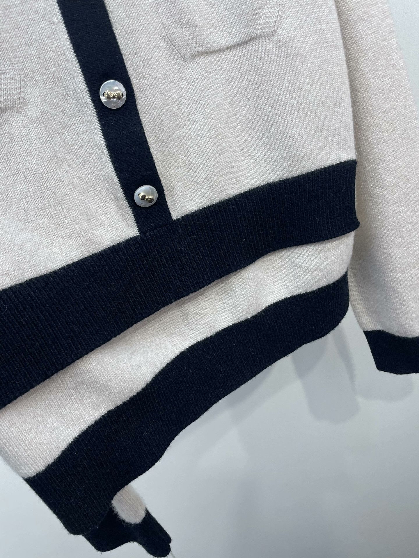 Chanel Chanel 25K Cashmere Knit Top Size M / US 6-8 / IT 42-44 - 4 Thumbnail