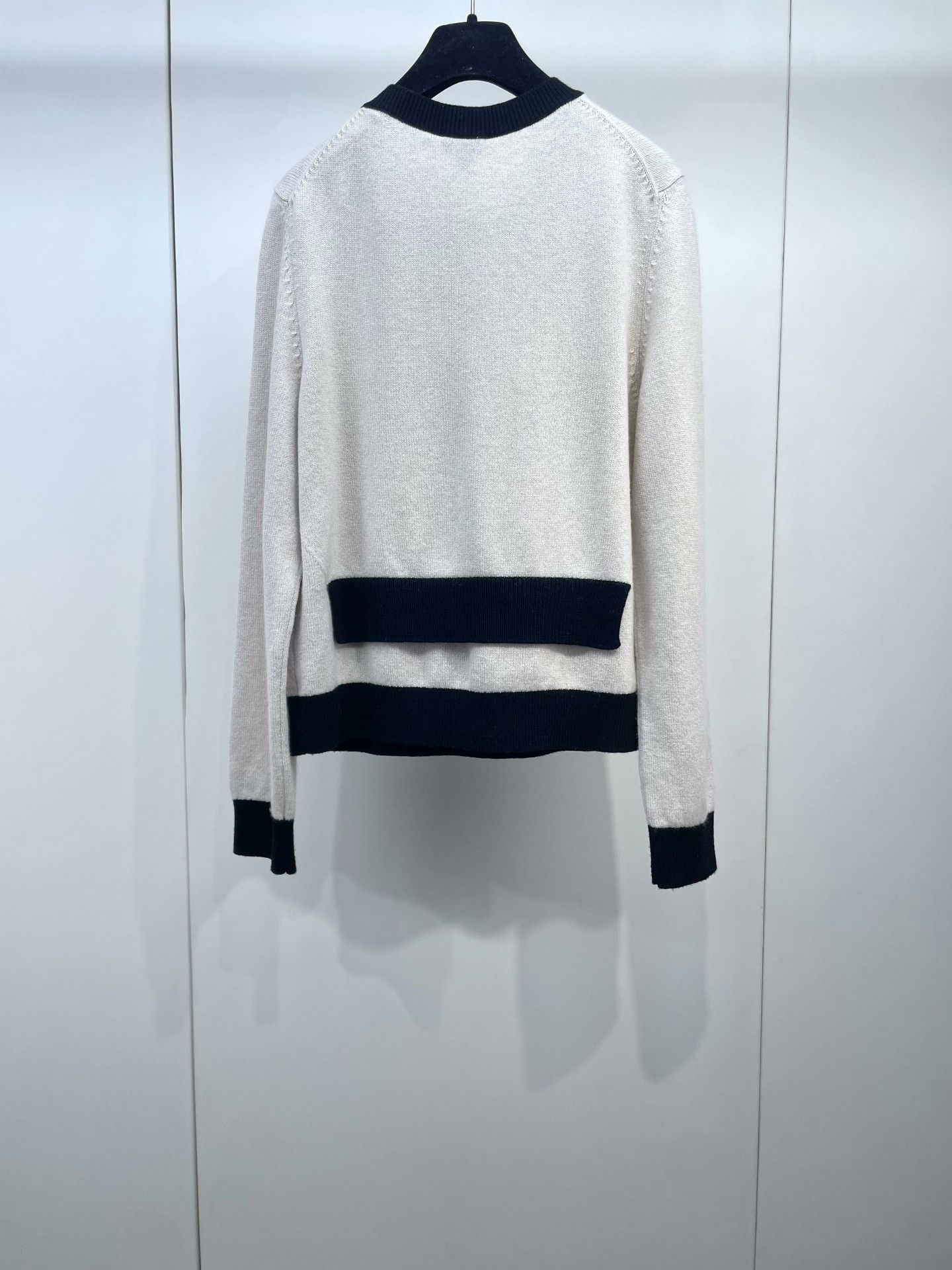 Chanel Chanel 25K Cashmere Knit Top Size M / US 6-8 / IT 42-44 - 2 Thumbnail