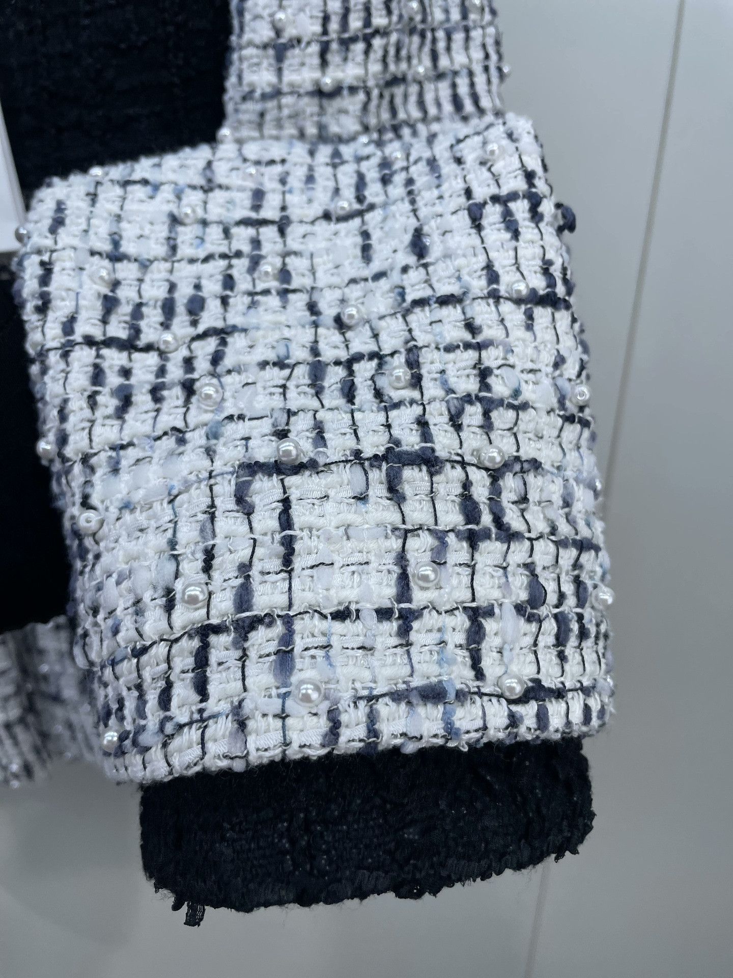 Chanel Chanel 22C Black White Pearl Jacket Size XS / US 0-2 / IT 36-38 - 3 Thumbnail