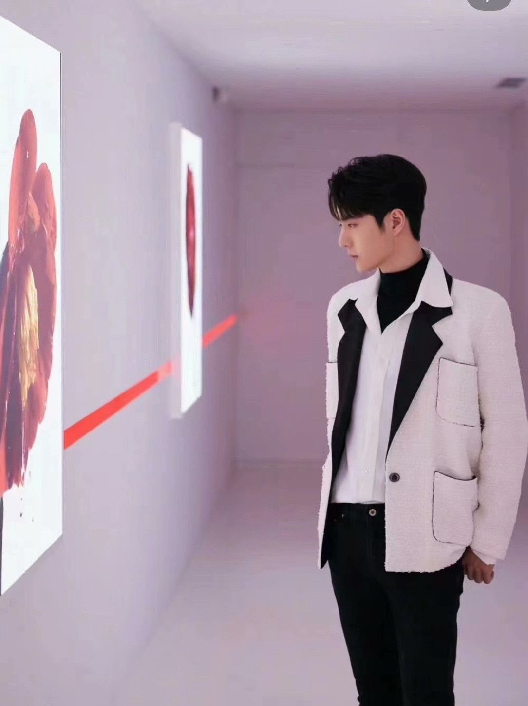 Chanel Chanel 22P Wang Yibo Black White Blazer Size US M / EU 48-50 / 2 - 7 Thumbnail