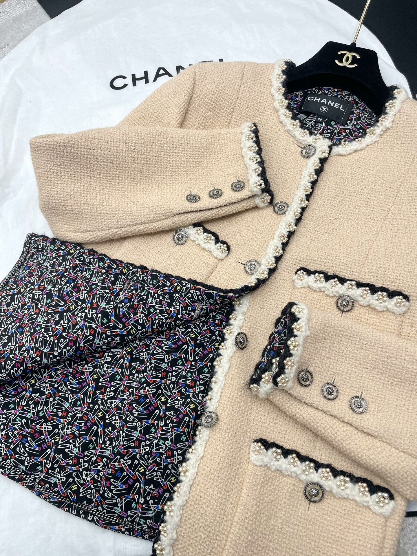 Chanel Chanel 24A Flower Pearl Trim Coat Size S / US 4 / IT 40 - 5 Thumbnail