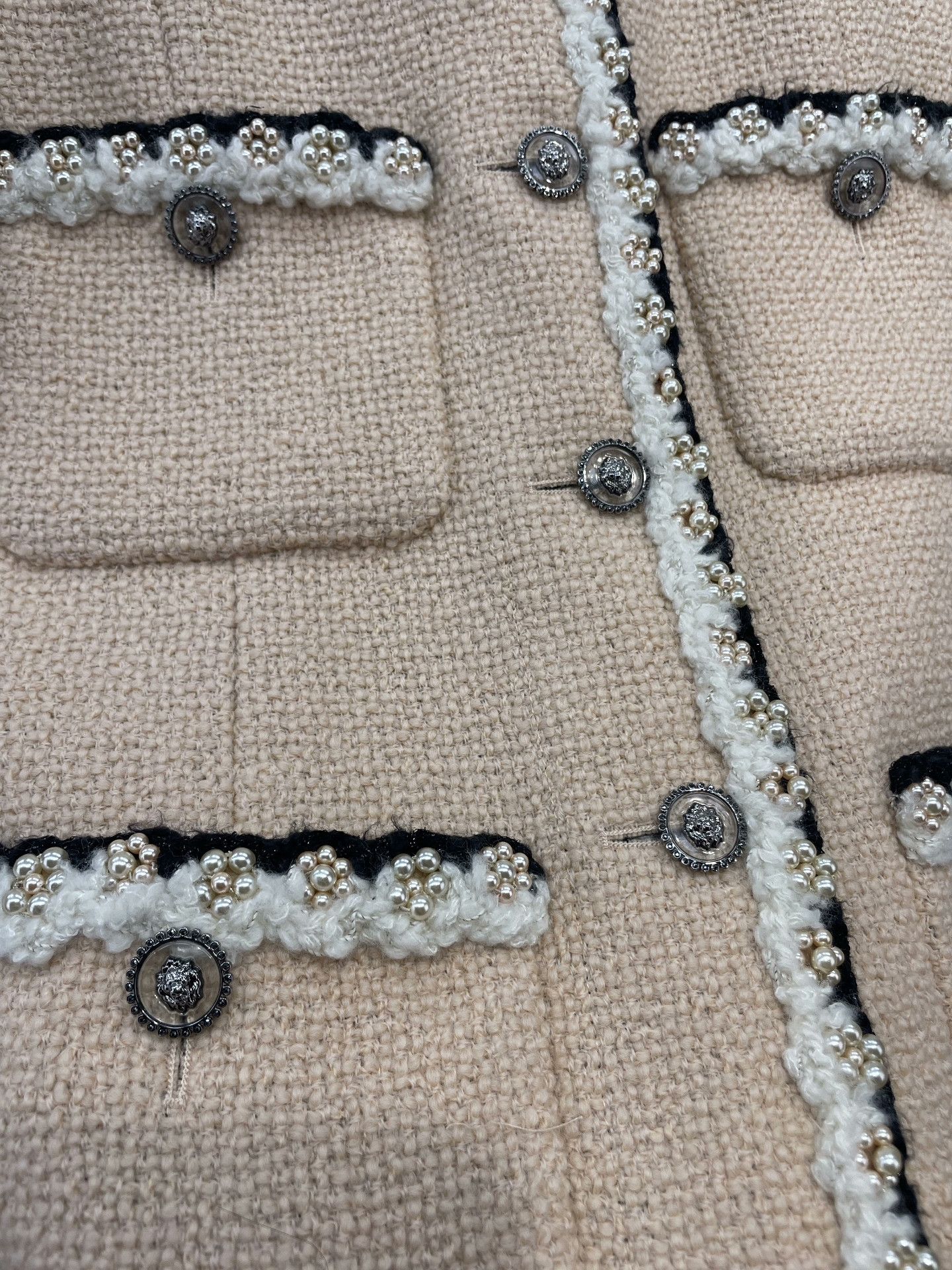 Chanel Chanel 24A Flower Pearl Trim Coat Size S / US 4 / IT 40 - 4 Thumbnail