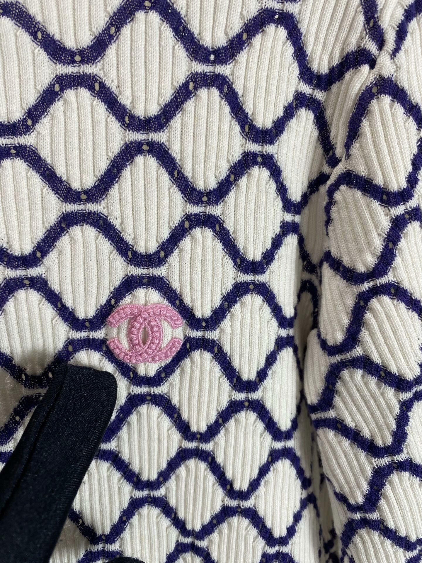 Chanel Chanel Pink Quilted Knit Short-Sleeve Top Size S / US 4 / IT 40 - 3 Thumbnail