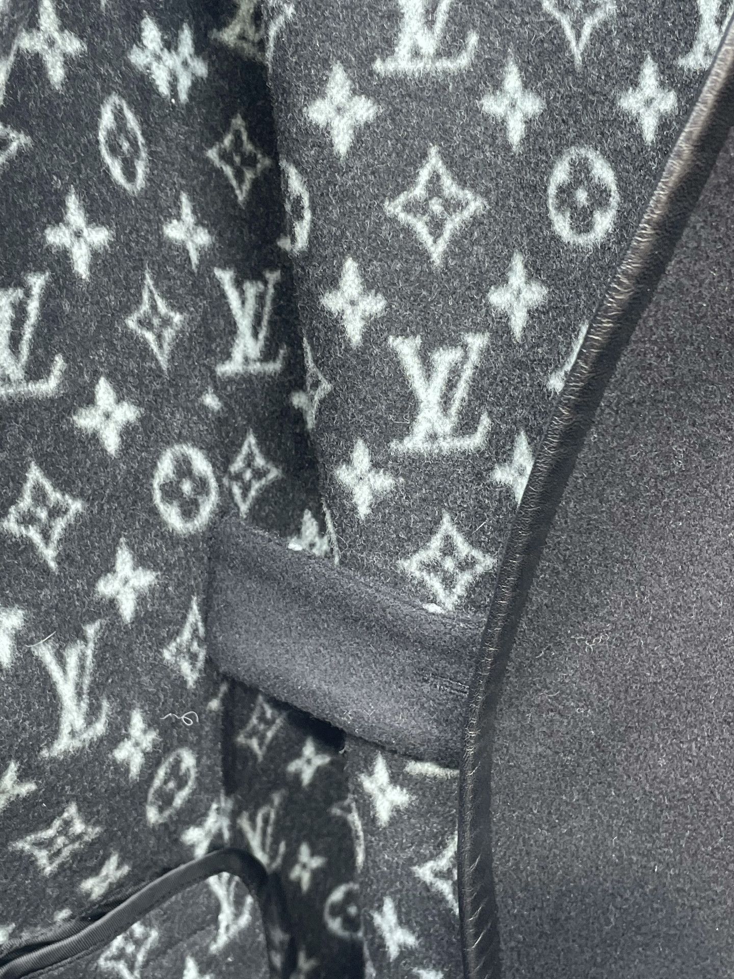 Louis Vuitton LV Monogram Coat Size XS / US 0-2 / IT 36-38 - 5 Thumbnail