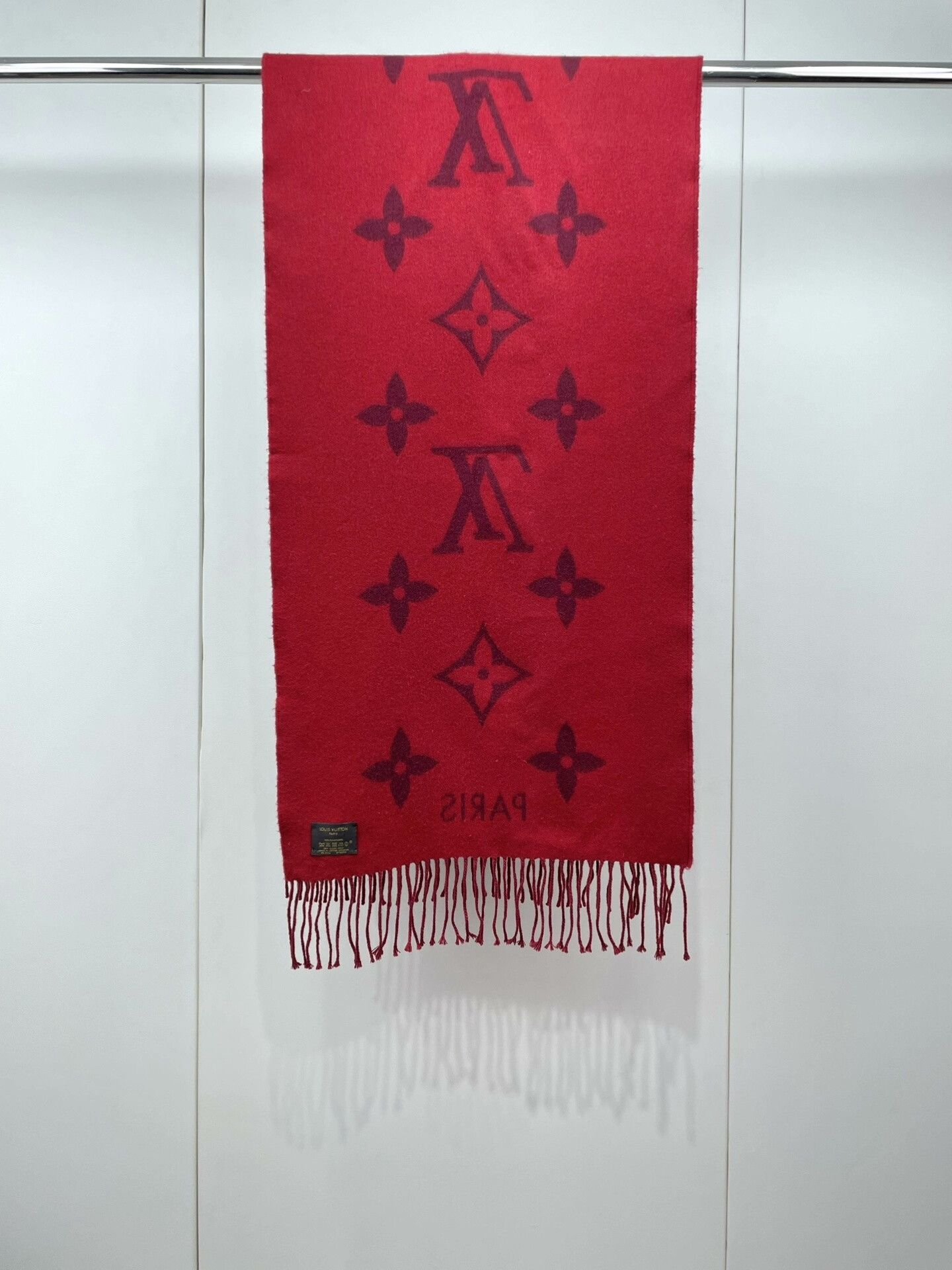 Louis Vuitton LV Red Monogram Cashmere Fringe Scarf Size ONE SIZE - 2 Thumbnail