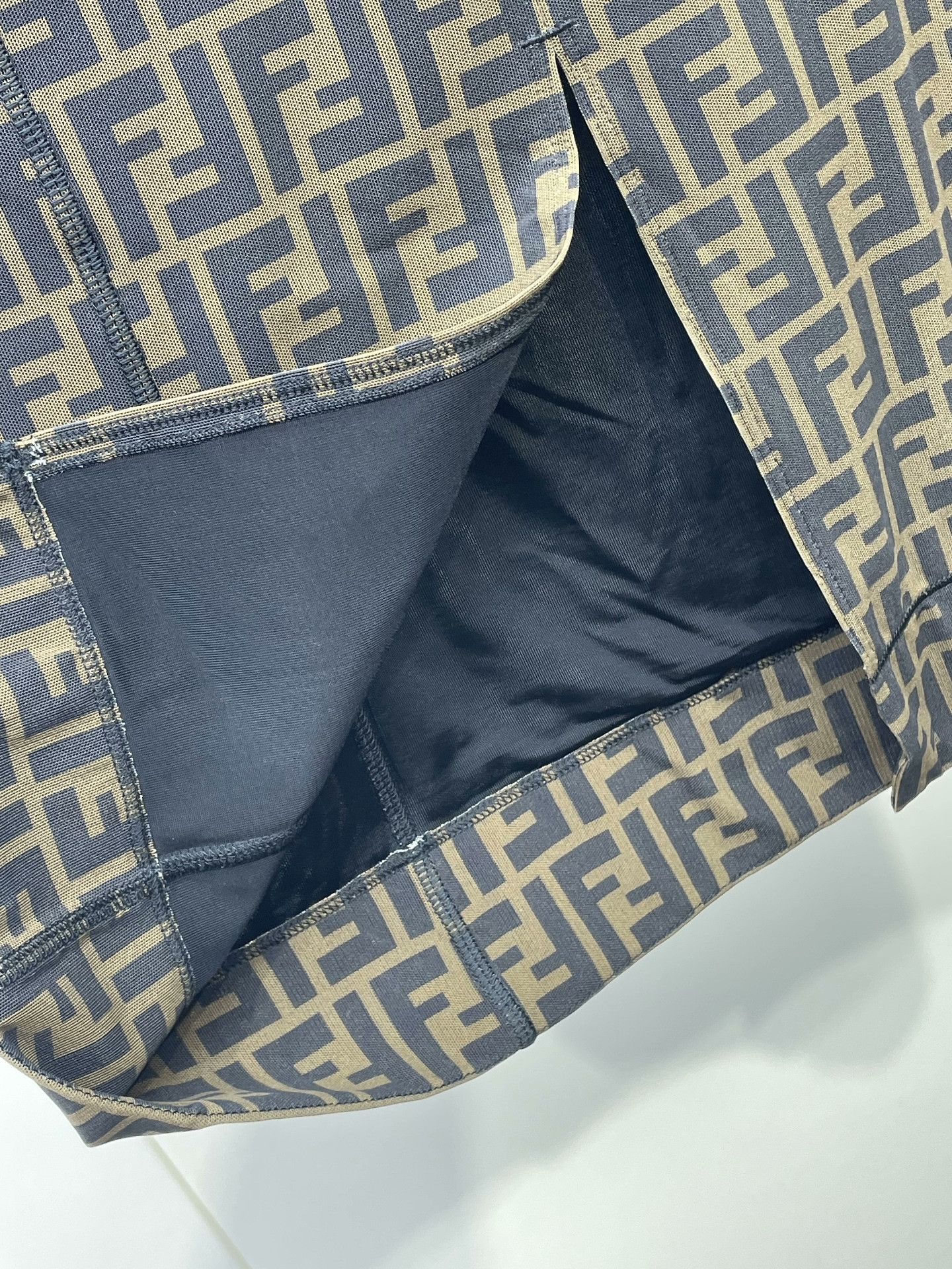 Fendi Fendi Full Logo Midi Skirt Size 38" / US 16 / IT 52 - 5 Thumbnail