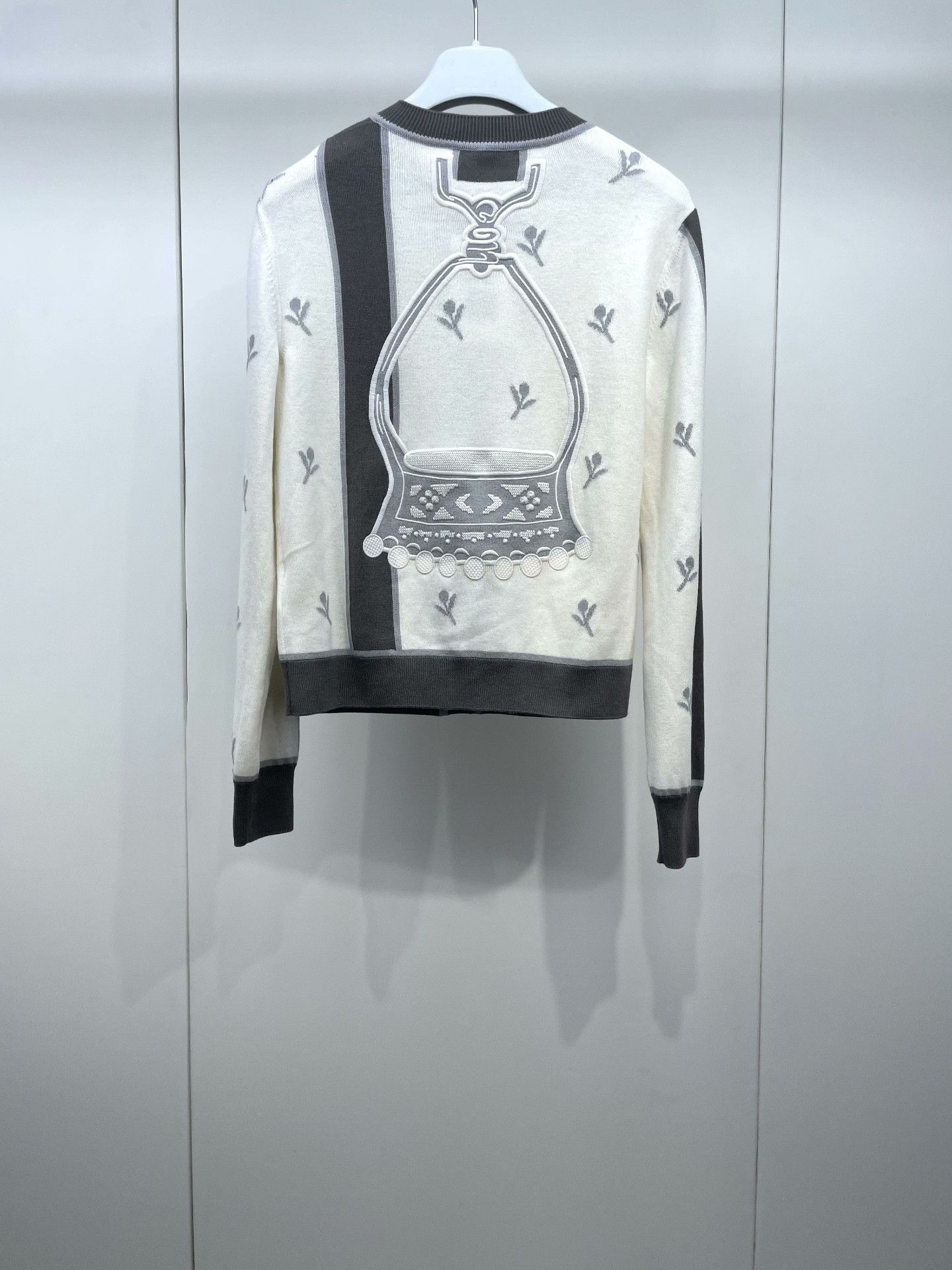 Hermes Hermes 2024 Floral Stirrup Embroidery Cardigan Size XS / US 0-2 / IT 36-38 - 2 Thumbnail