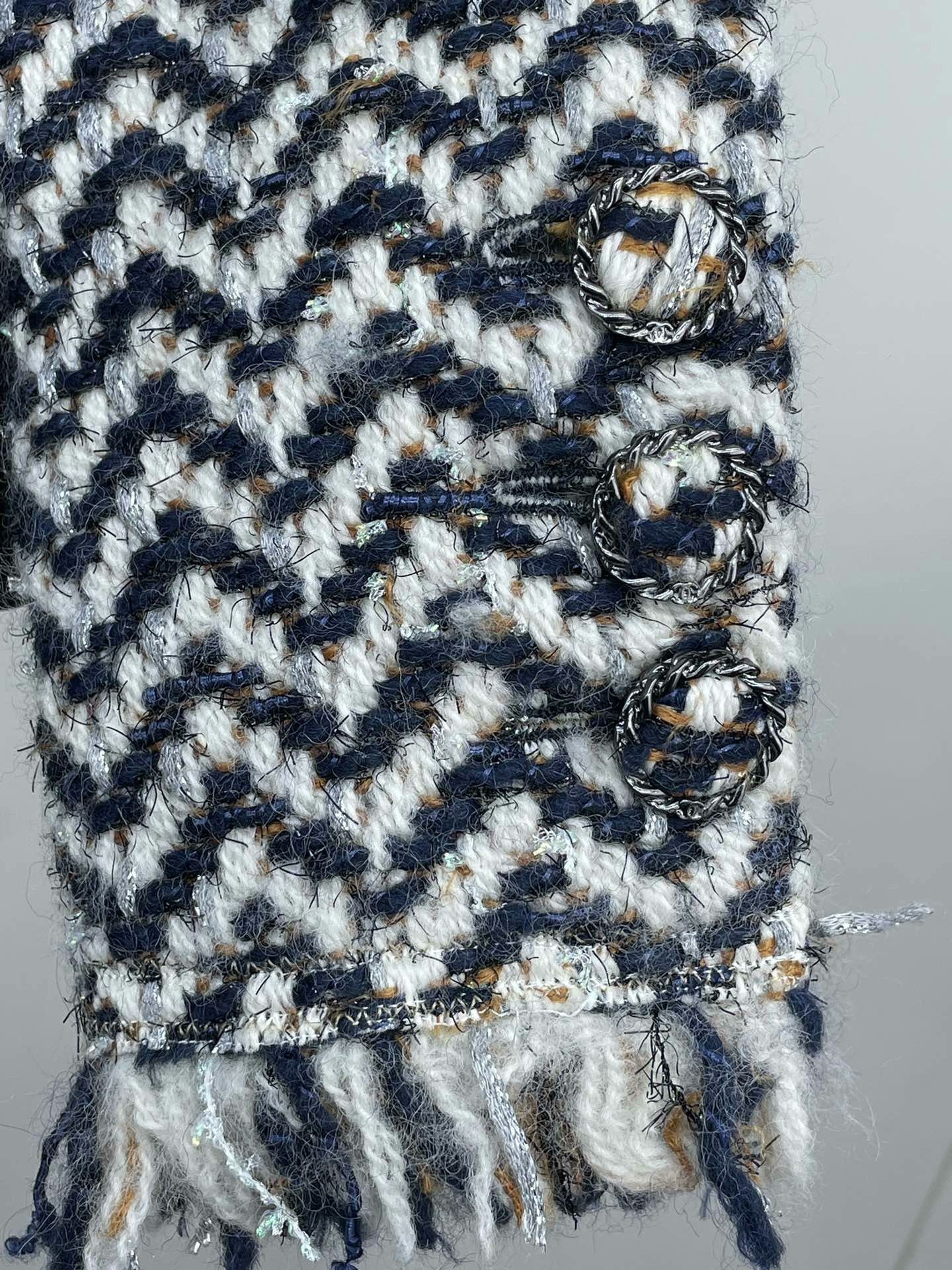 Chanel Chanel Tweed Fringe Jacket Size XS / US 0-2 / IT 36-38 - 3 Thumbnail