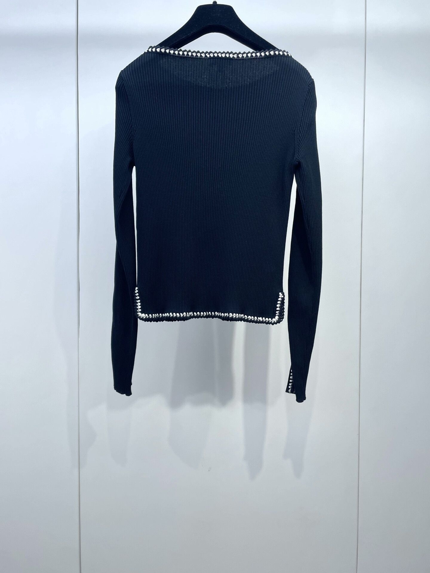 Chanel Chanel Black White Trim Off-Shoulder Knit Size XS / US 0-2 / IT 36-38 - 2 Thumbnail