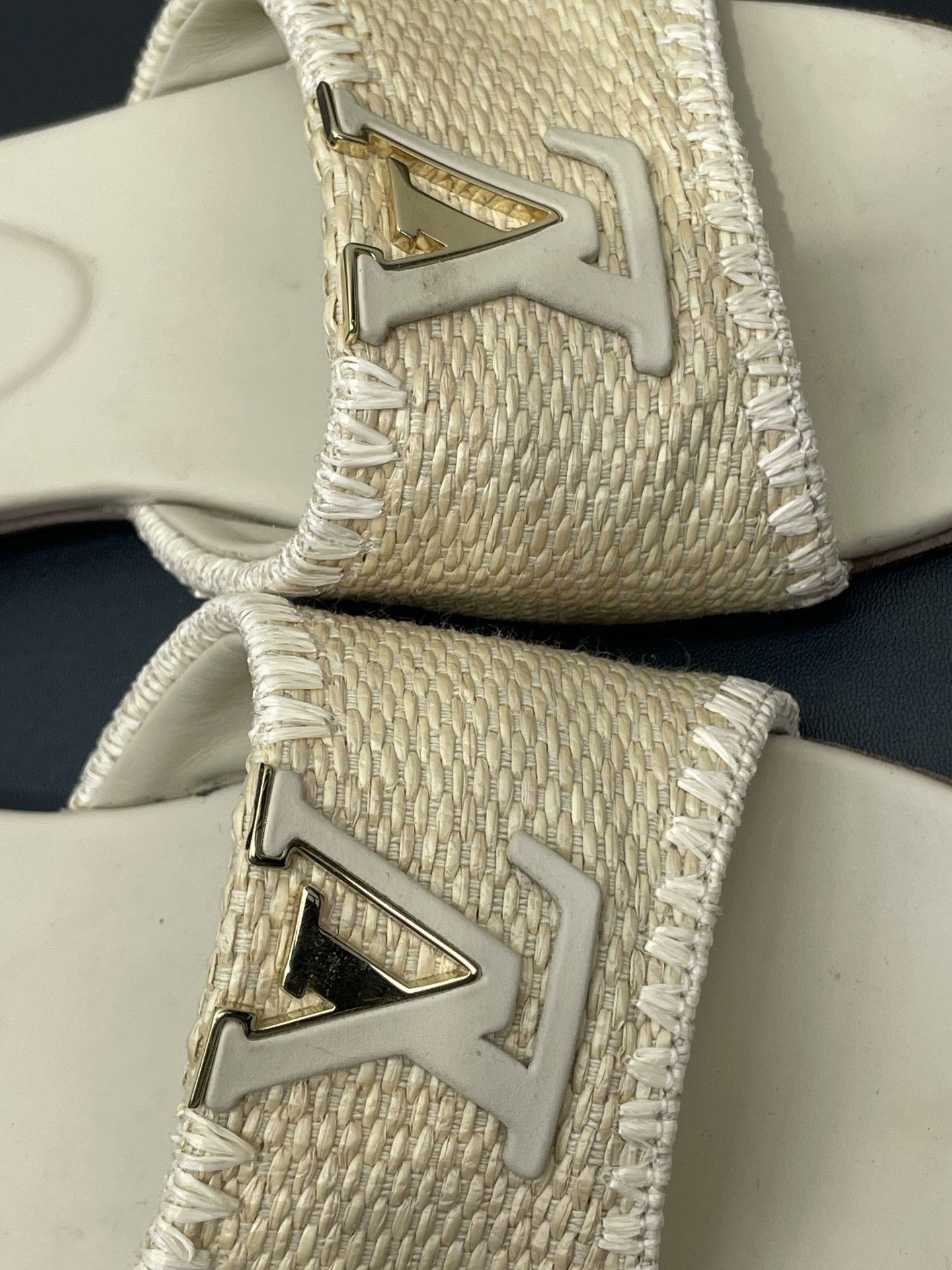 Louis Vuitton LV Large Logo Straw Slippers Size US 6 / IT 36 - 4 Thumbnail