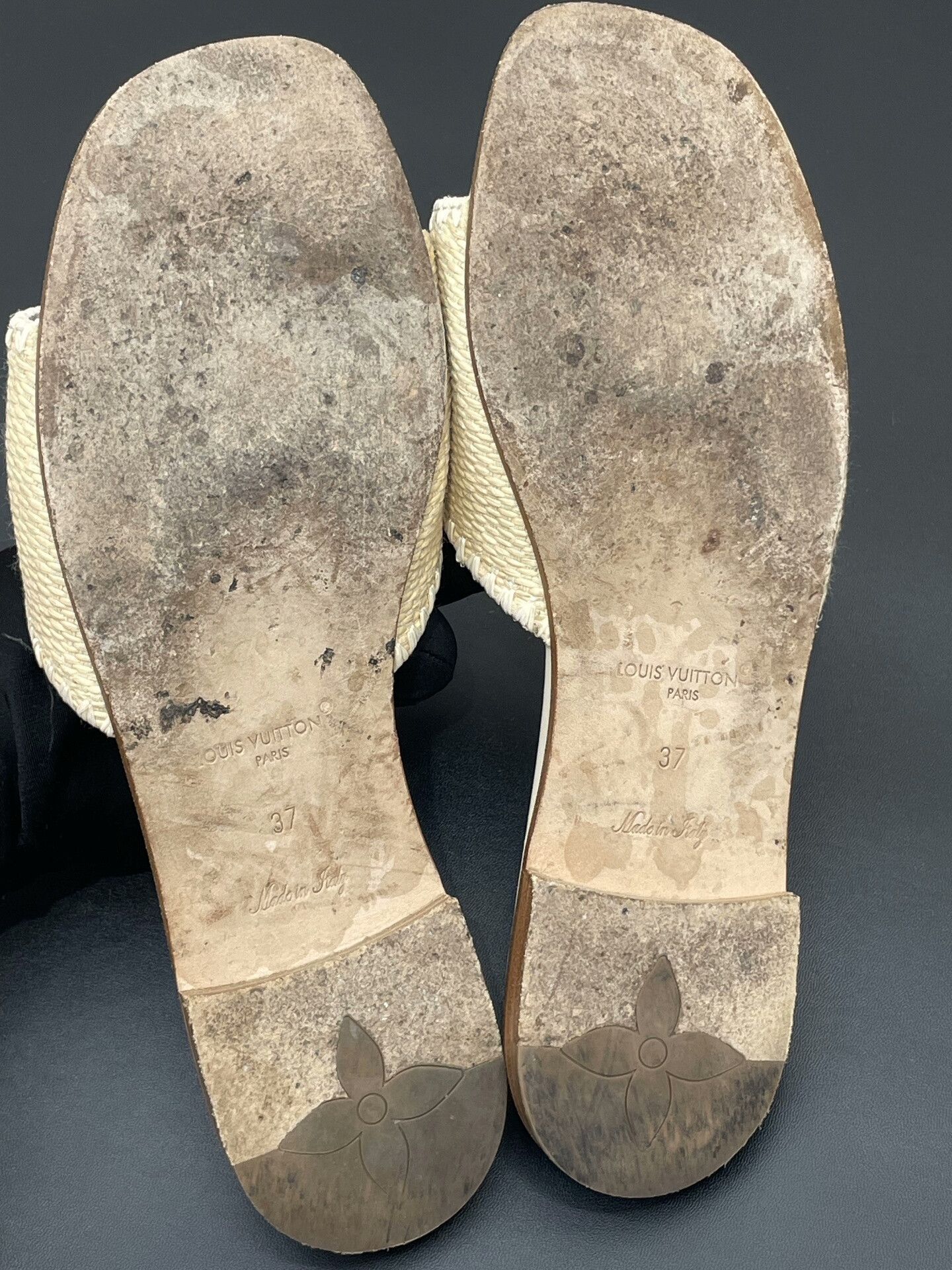 Louis Vuitton LV Large Logo Straw Slippers Size US 6 / IT 36 - 5 Thumbnail
