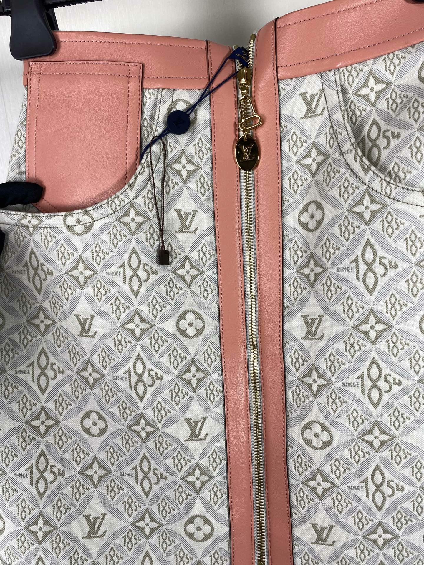 Louis Vuitton LV Monogram Patchwork Leather Skirt Size 34" / US 12 / IT 48 - 4 Thumbnail