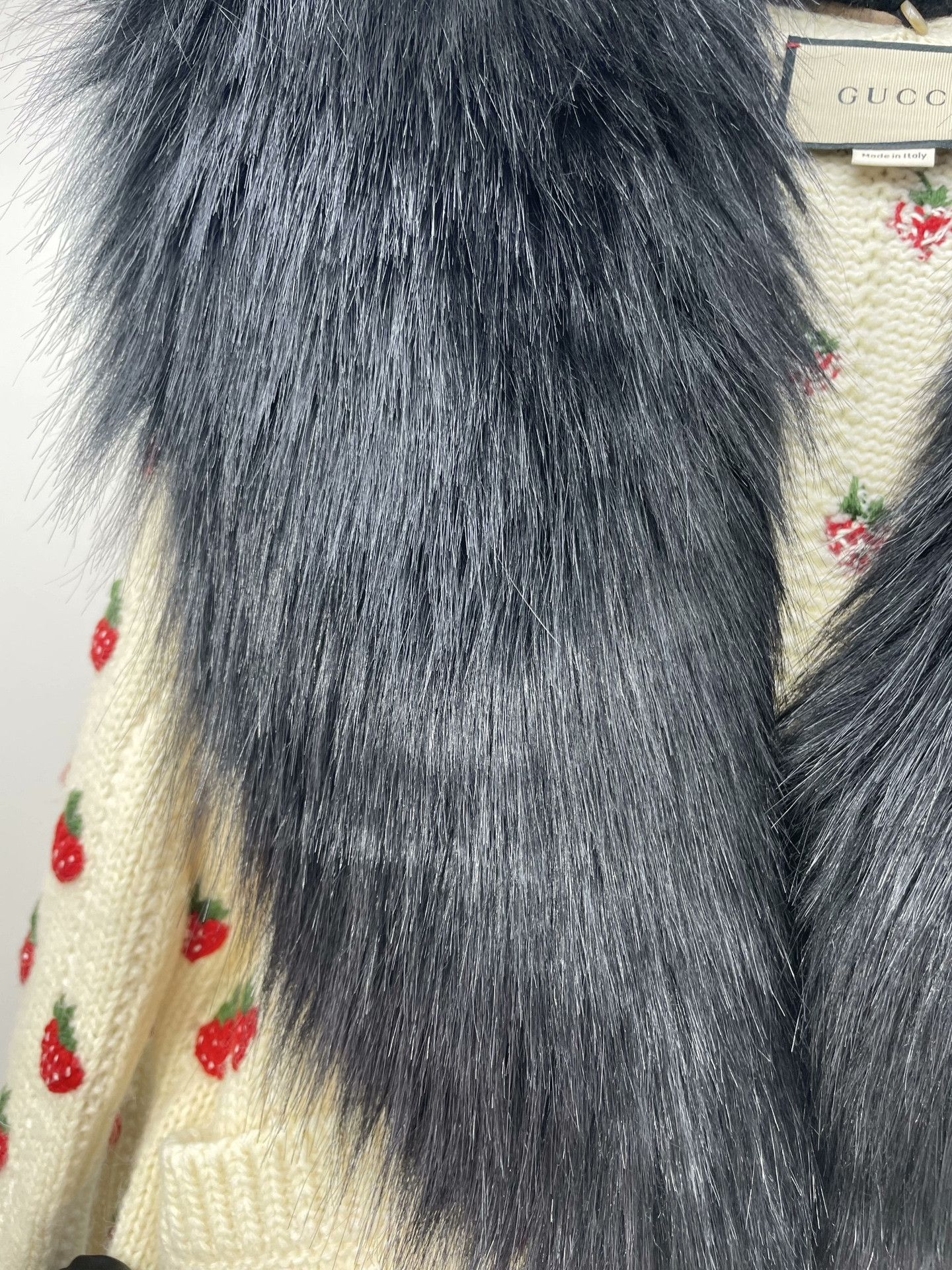Gucci Gucci Fur Collar Strawberry Jacquard Cardigan Size S / US 4 / IT 40 - 5 Thumbnail