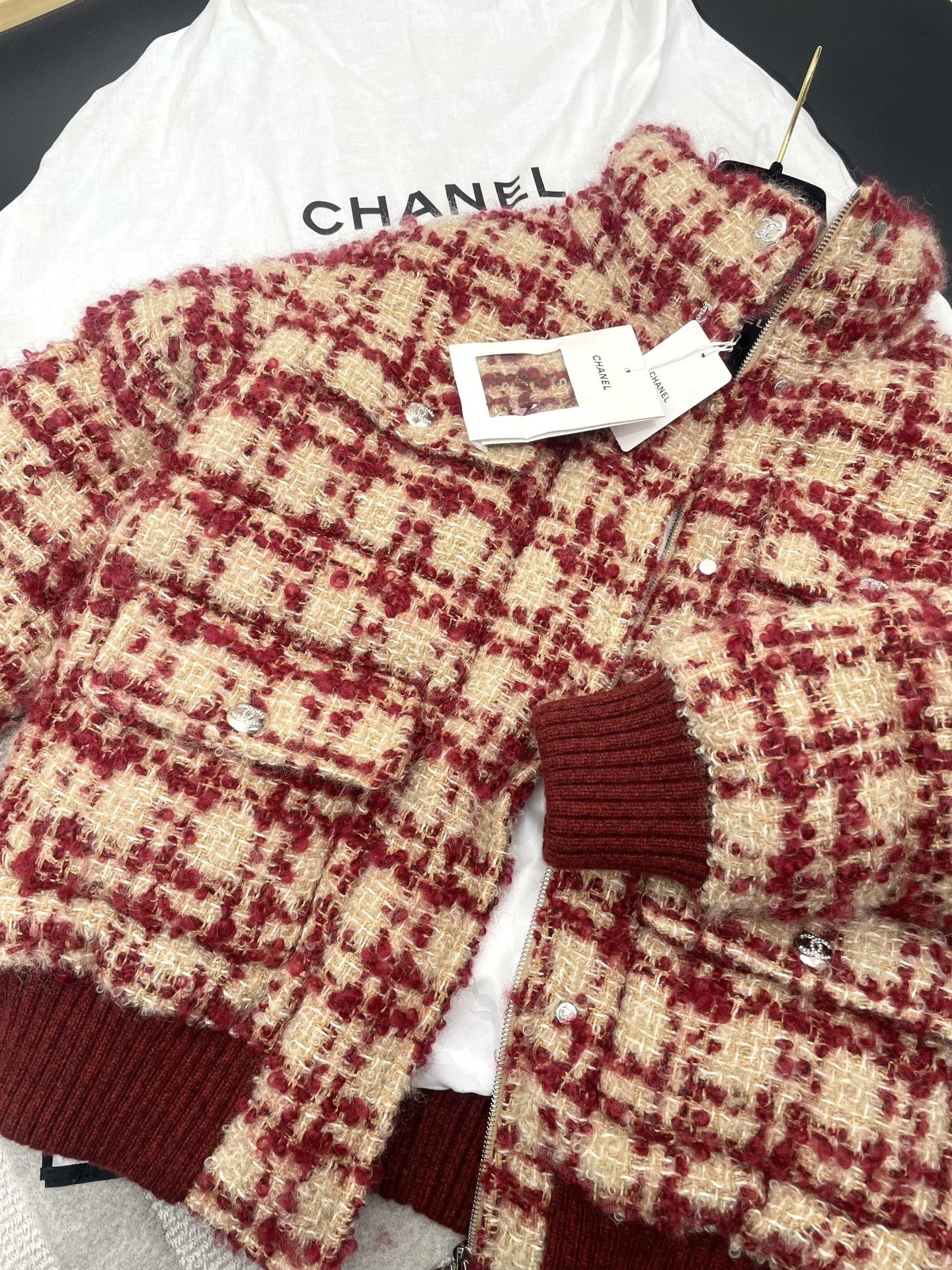 Chanel Chanel 24N Ski Diamond Button Tweed Down Jacket Size XS / US 0-2 / IT 36-38 - 4 Thumbnail
