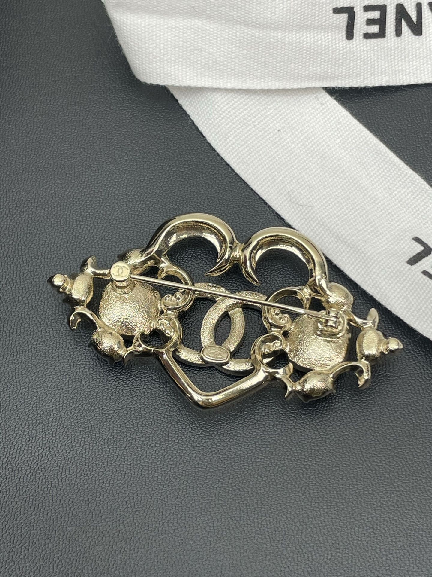 Chanel Chanel 23C Hollow Heart Diamond Brooch Size ONE SIZE - 3 Thumbnail