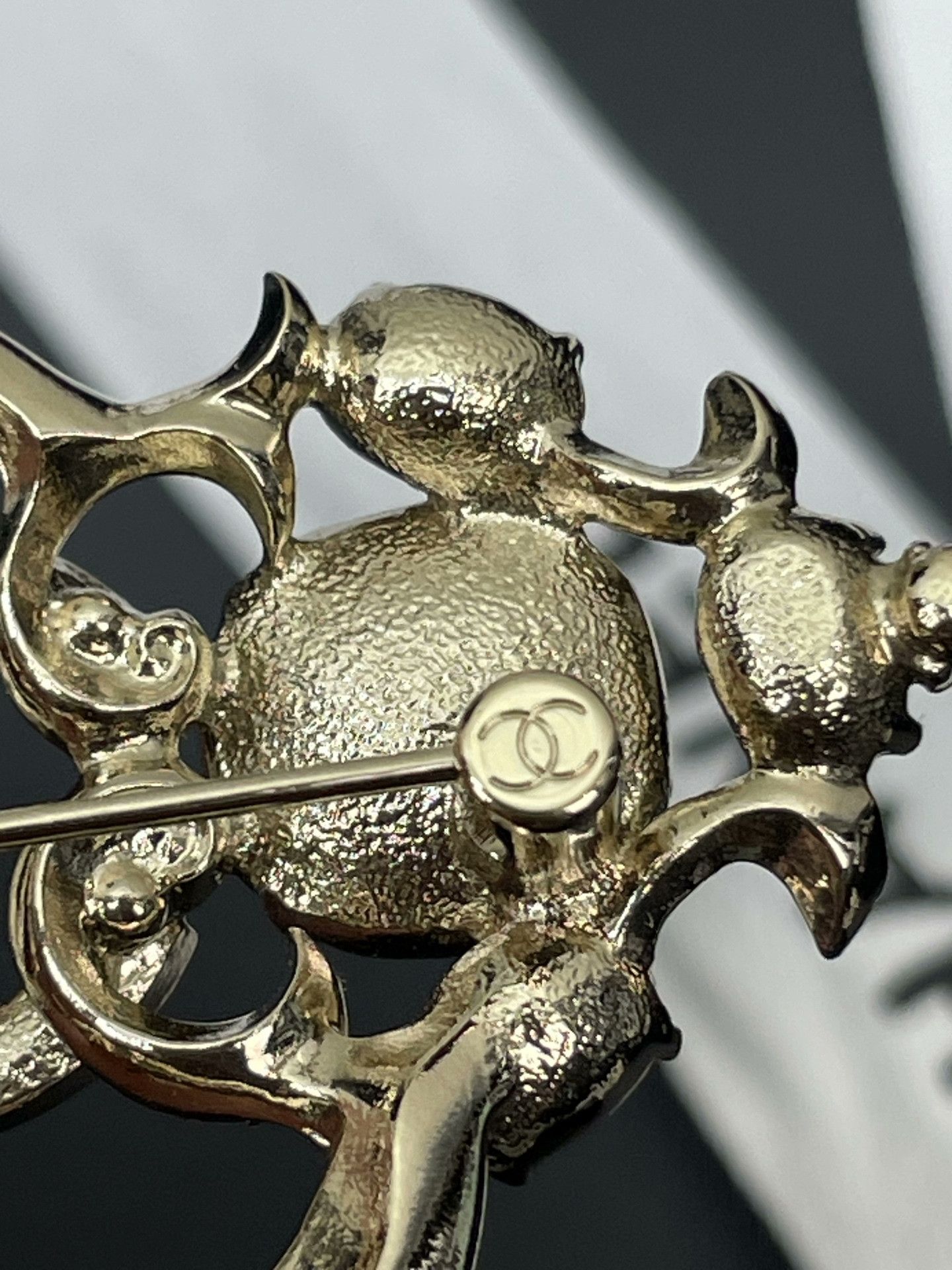 Chanel Chanel 23C Hollow Heart Diamond Brooch Size ONE SIZE - 6 Thumbnail