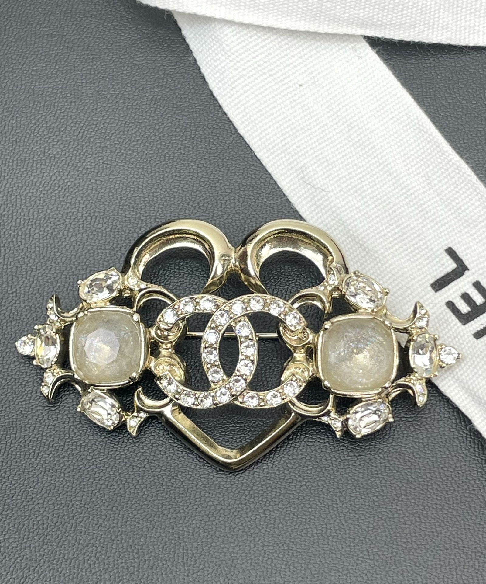 Chanel Chanel 23C Hollow Heart Diamond Brooch Size ONE SIZE - 2 Thumbnail