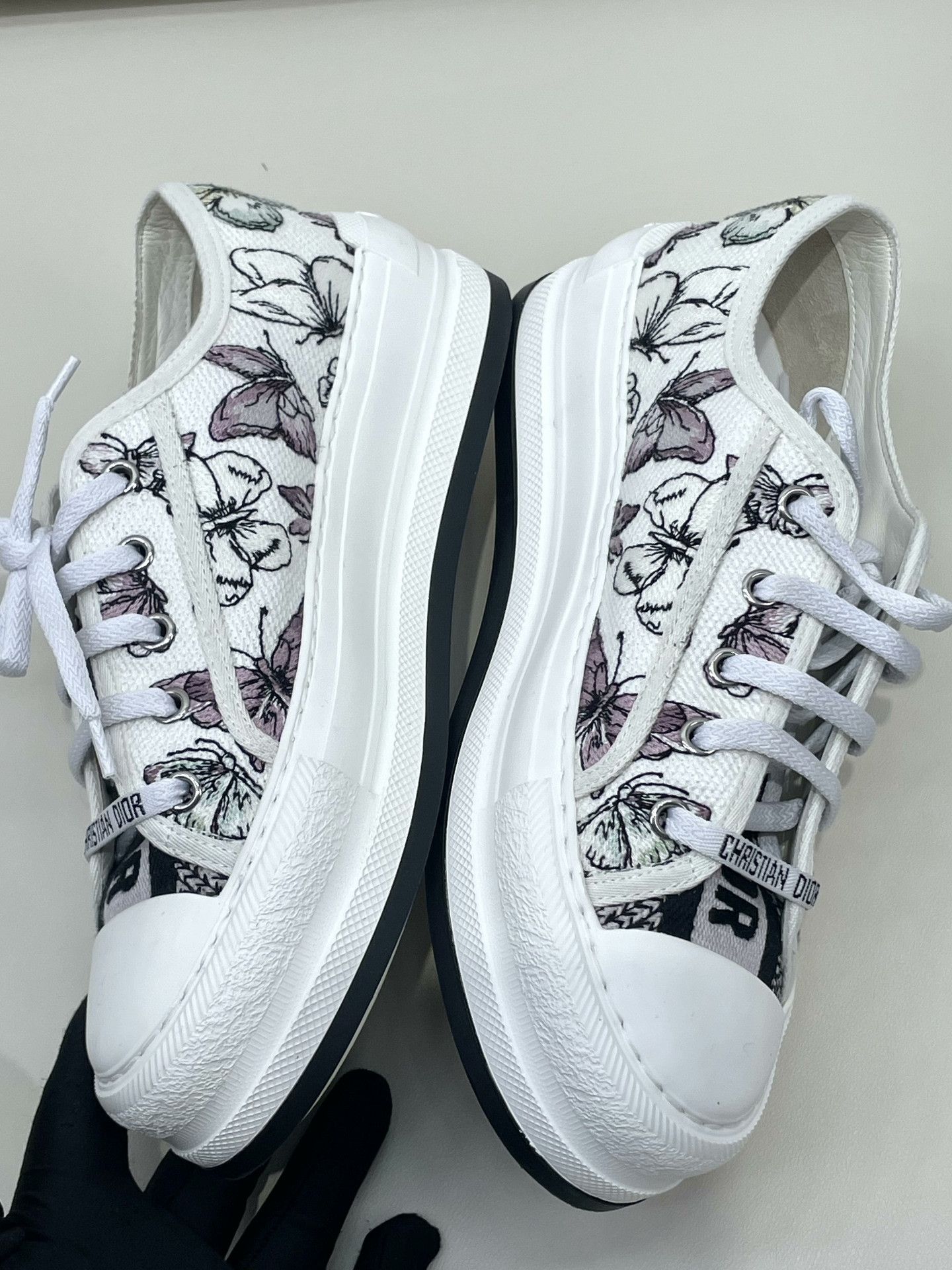 Dior DIOR Walk'n'Dior Butterfly Embroidered Sneakers Size US 6 / IT 36 - 4 Thumbnail