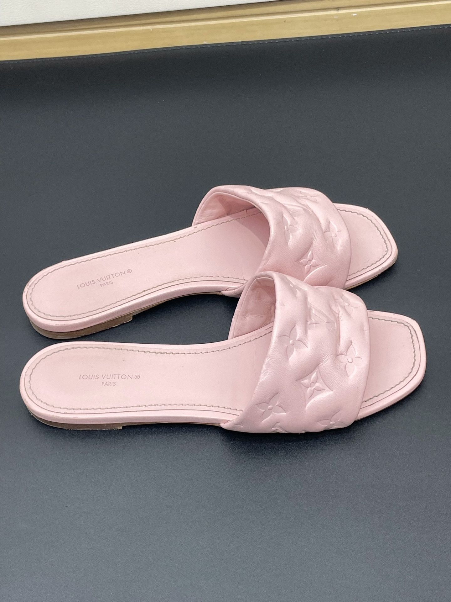 Louis Vuitton LV Sakura Pink Slippers Size US 7 / IT 37 - 2 Thumbnail
