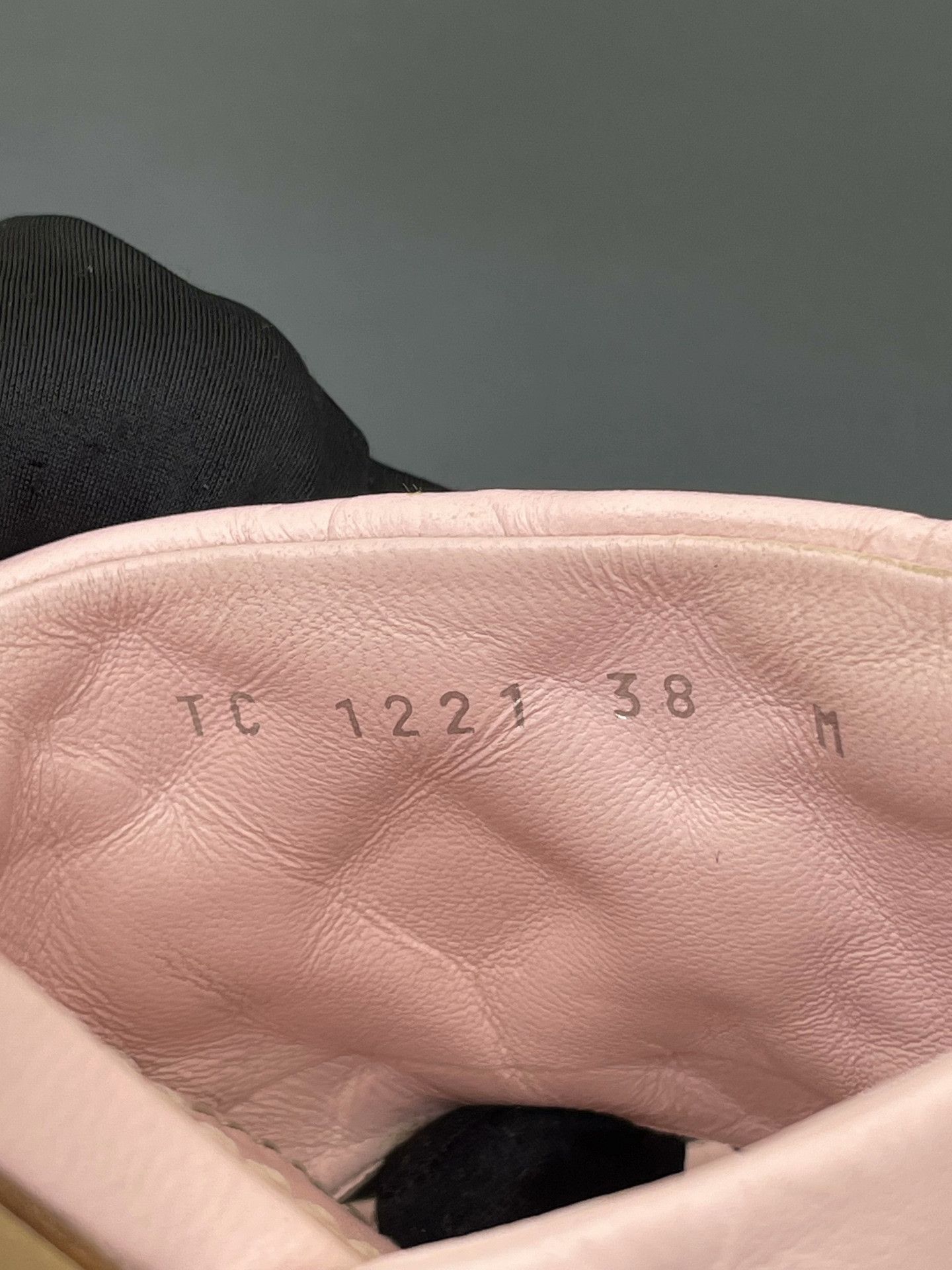Louis Vuitton LV Sakura Pink Slippers Size US 7 / IT 37 - 5 Thumbnail